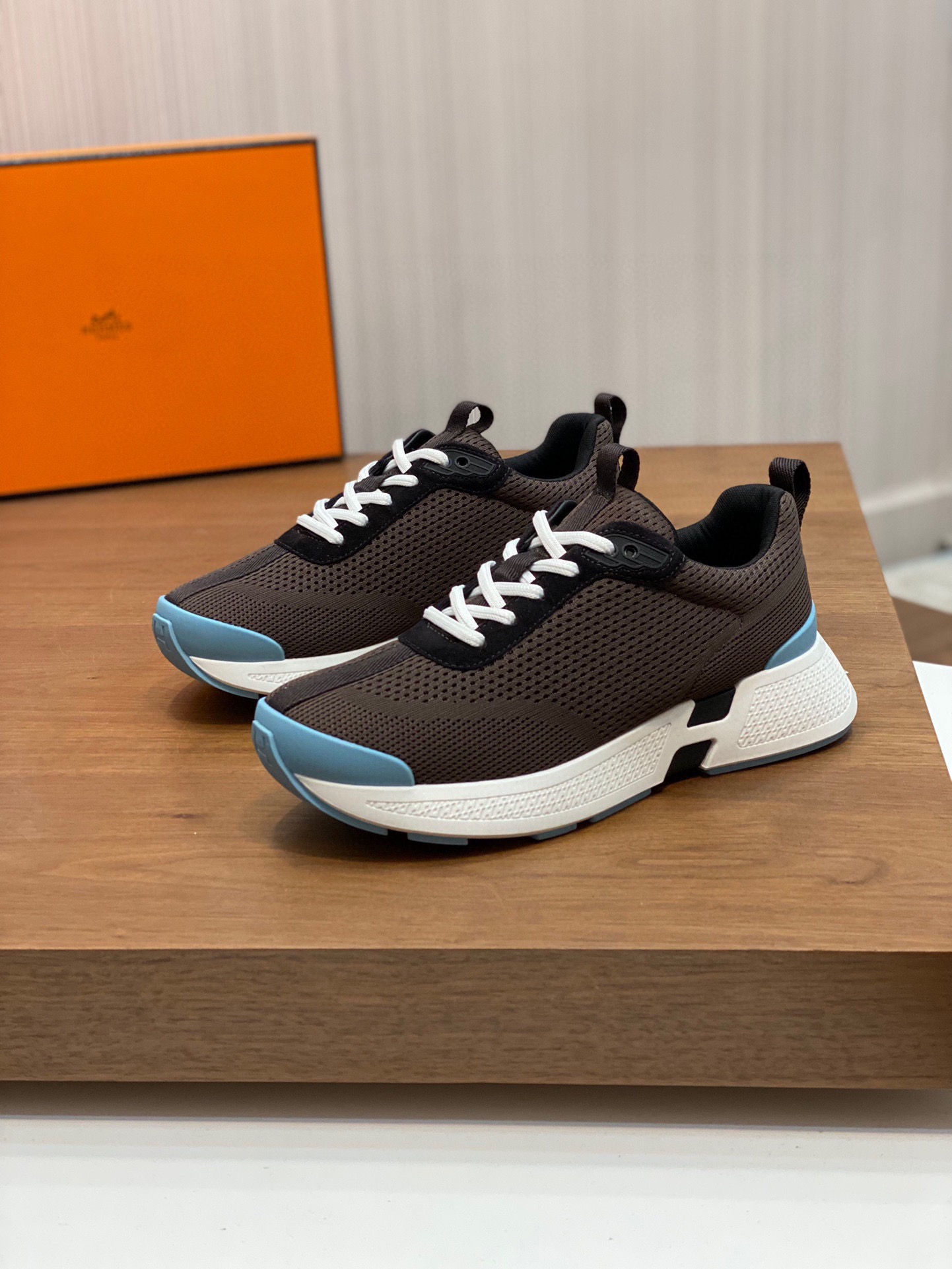 에르메스 Hermes 스니커즈