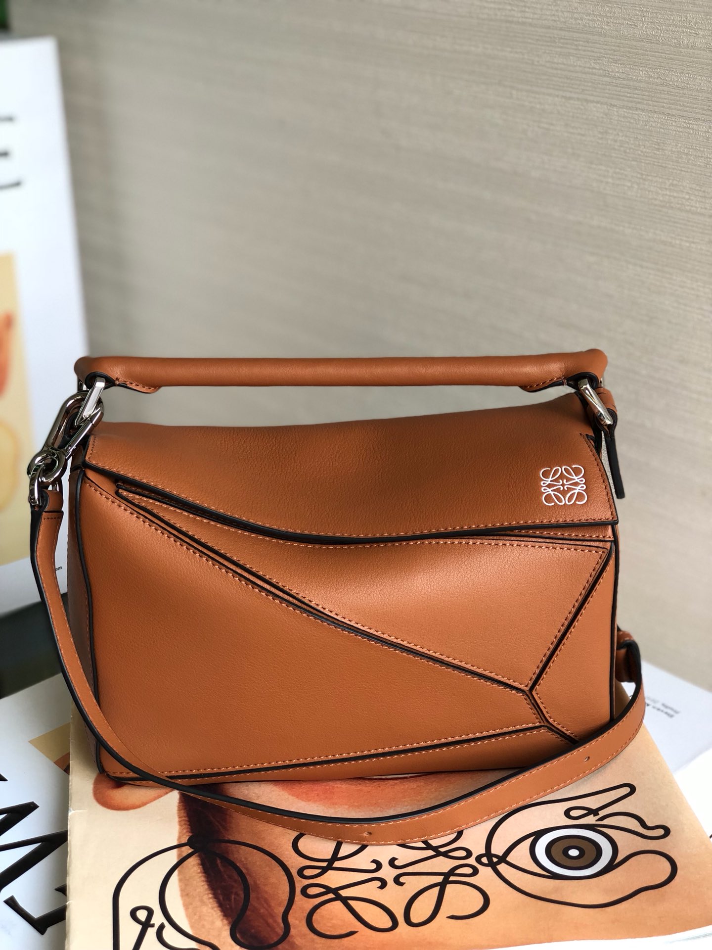 로에베 Loewe 3001 Puzzle Bag 24cm