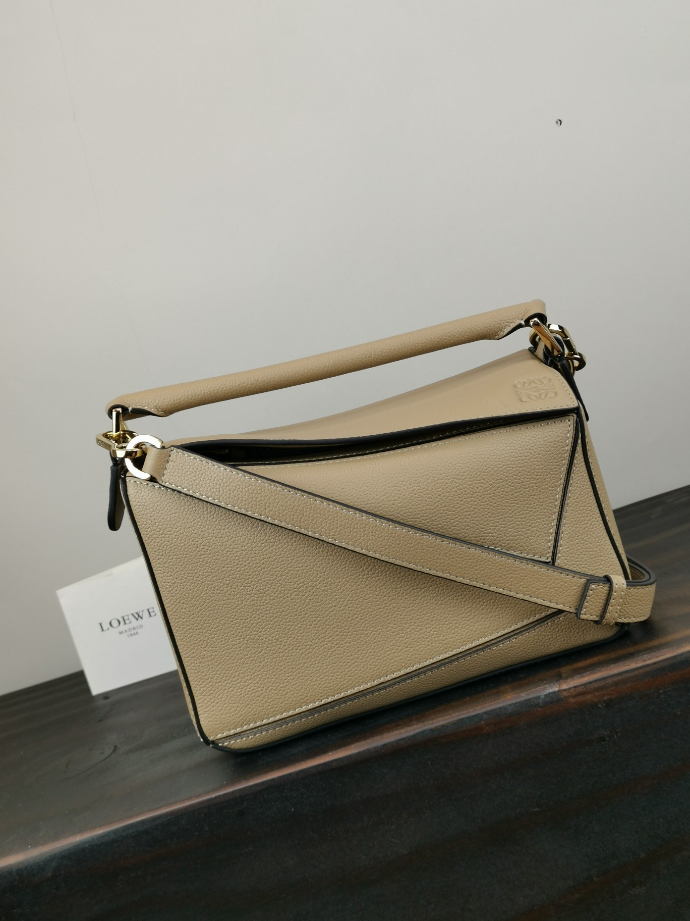 로에베 Loewe 3001 Puzzle Bag 24cm