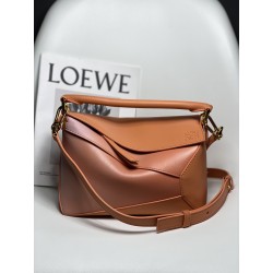 로에베 Loewe 3001A Puzzle edge Bag 24cm