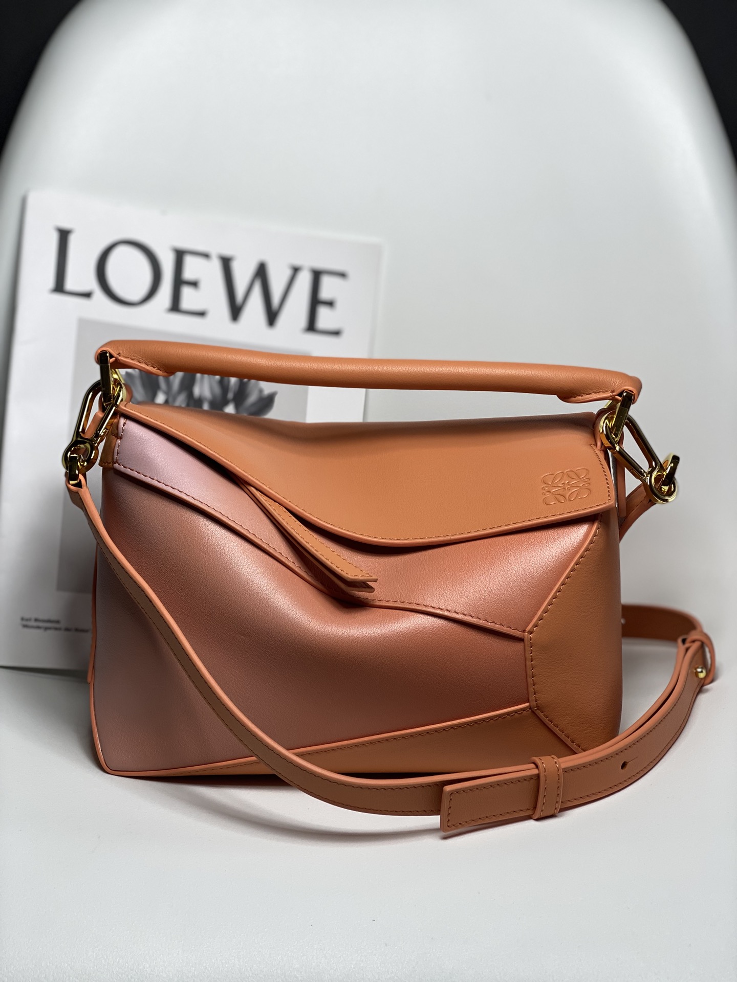 로에베 Loewe 3001A Puzzle edge Bag 24cm