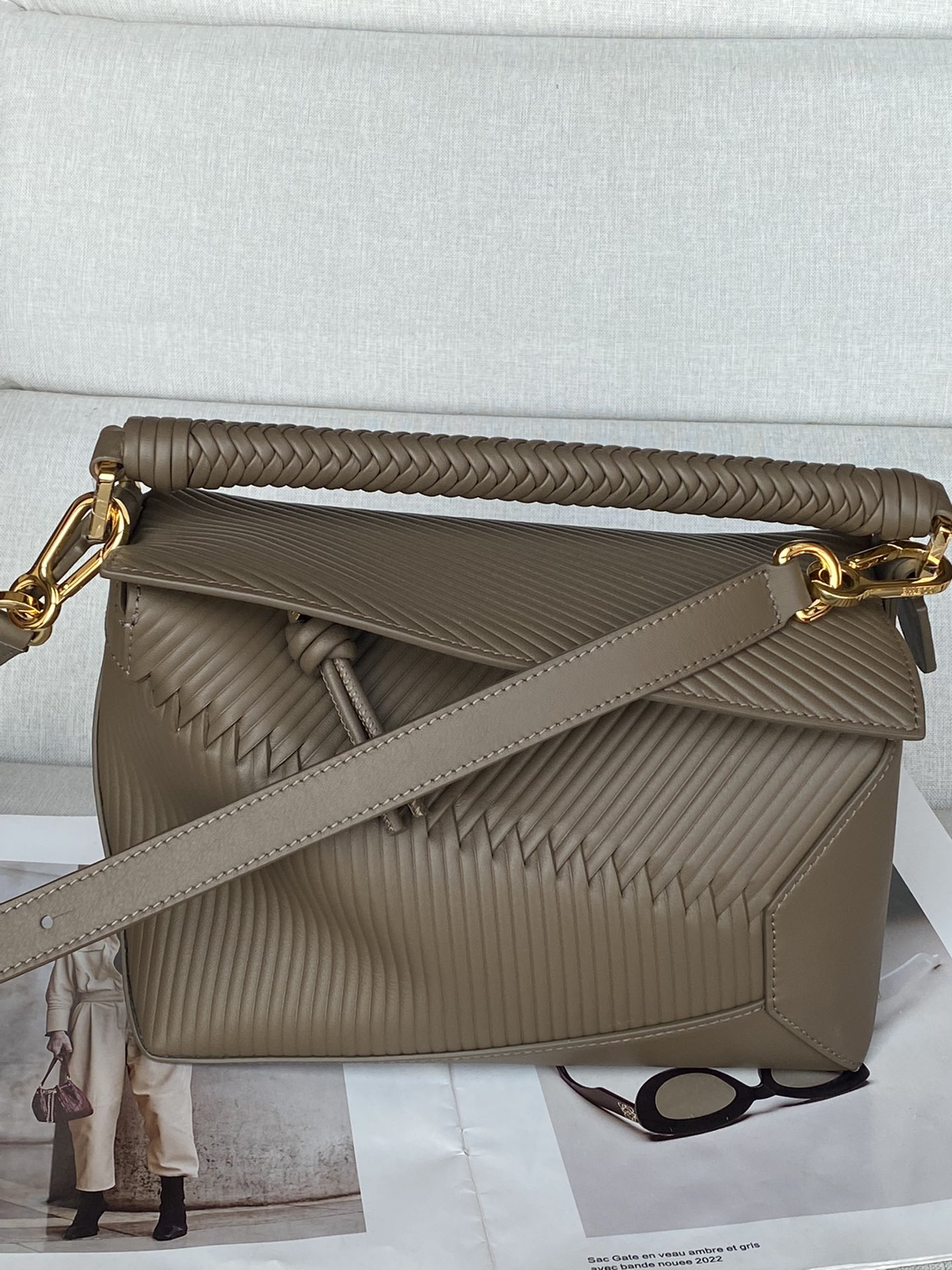 로에베 Loewe 3001A+ Puzzle Bag 24cm