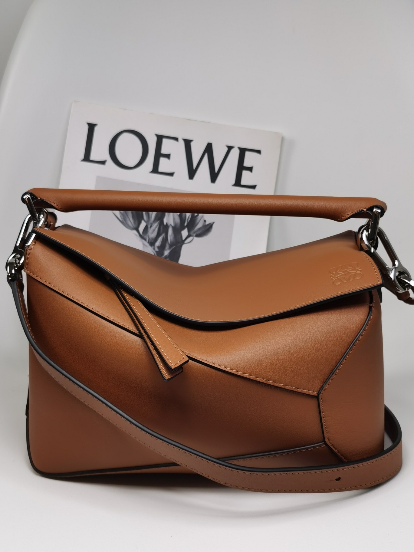 로에베 Loewe 3001b Puzzle Bag 24cm