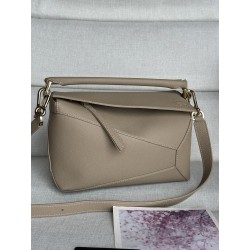 로에베 Loewe 3001b Puzzle Bag 24cm