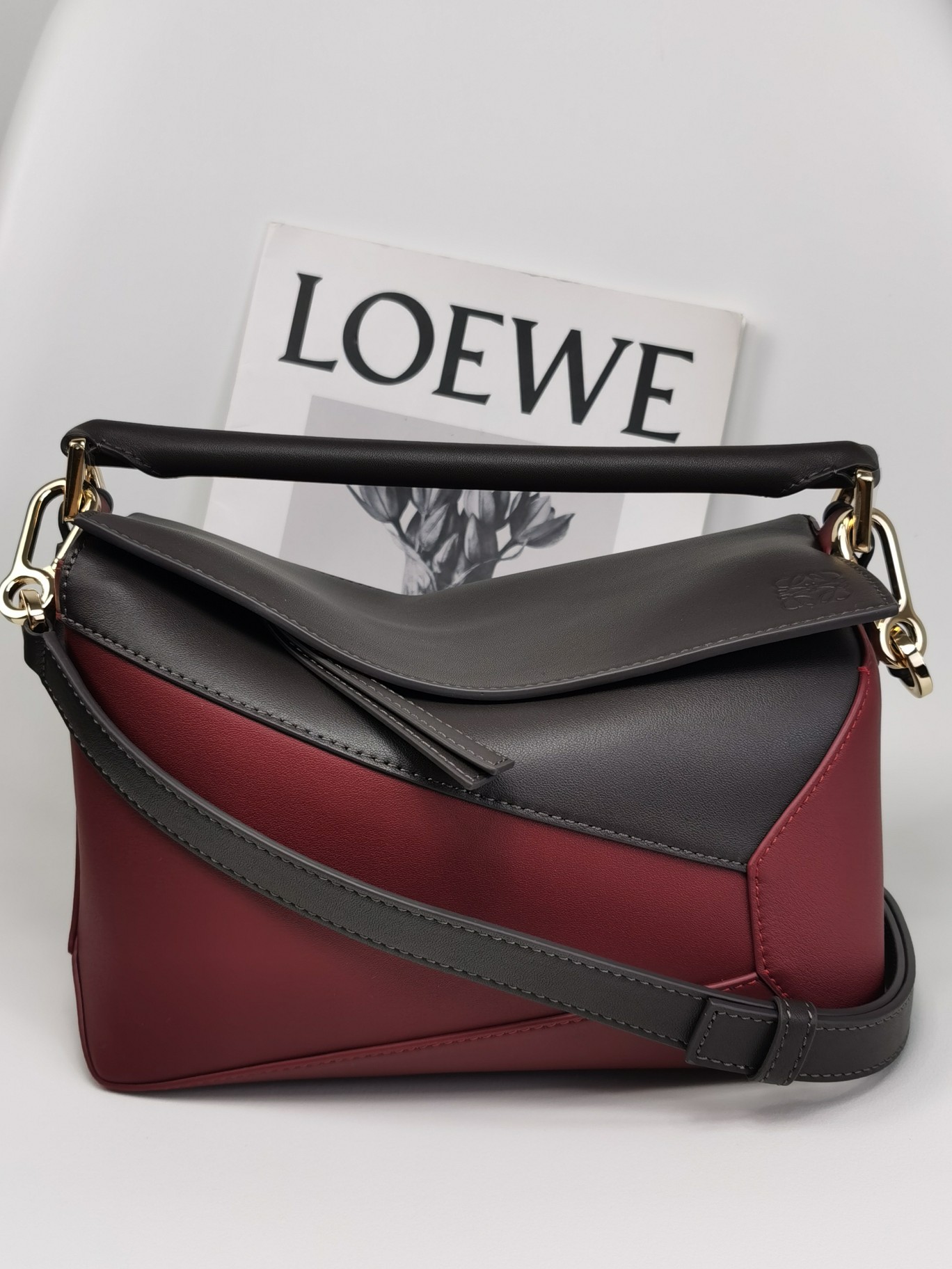 로에베 Loewe 3001b Puzzle Bag 24cm