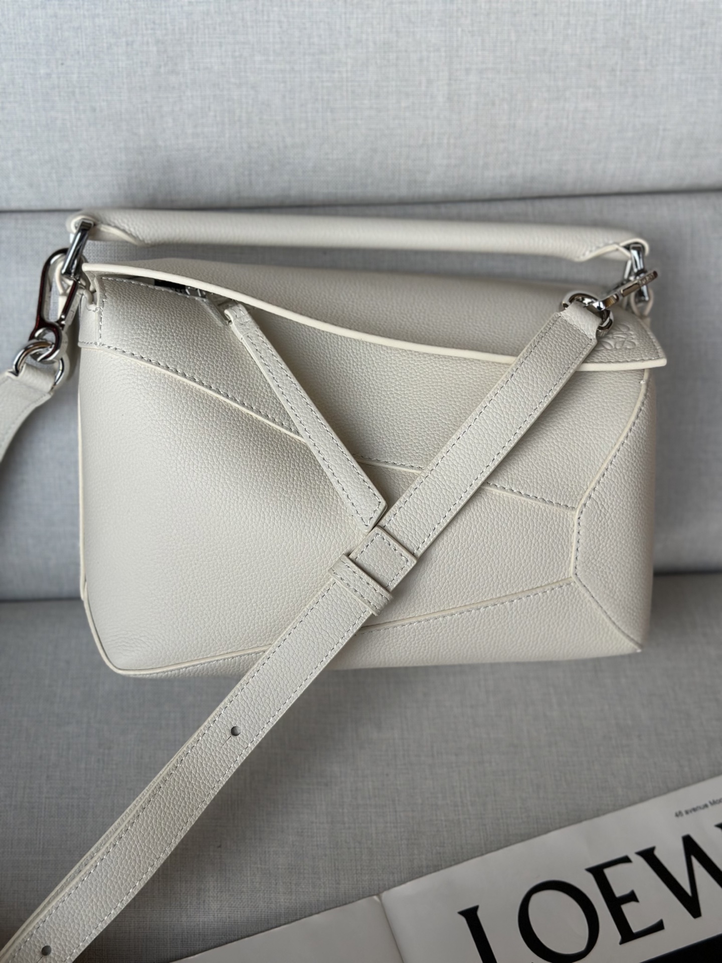 로에베 Loewe 3001b Puzzle Bag 24cm