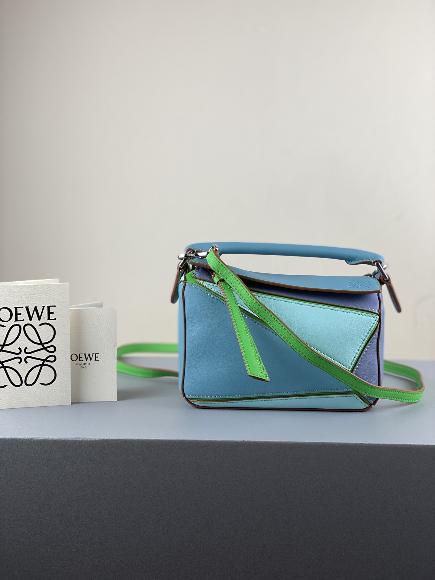 로에베 Loewe 3000 mini puzzle Bag 18cm