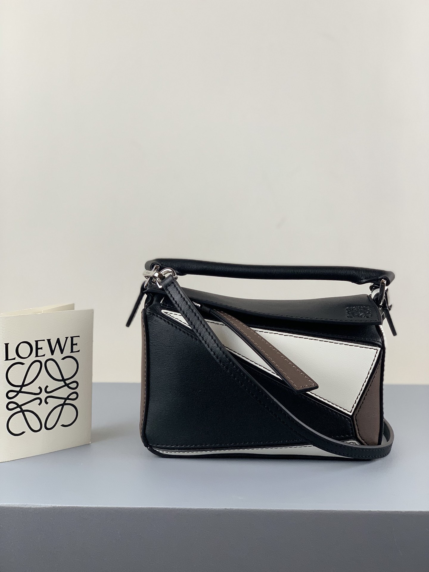 로에베 Loewe 3000 mini puzzle Bag 18cm