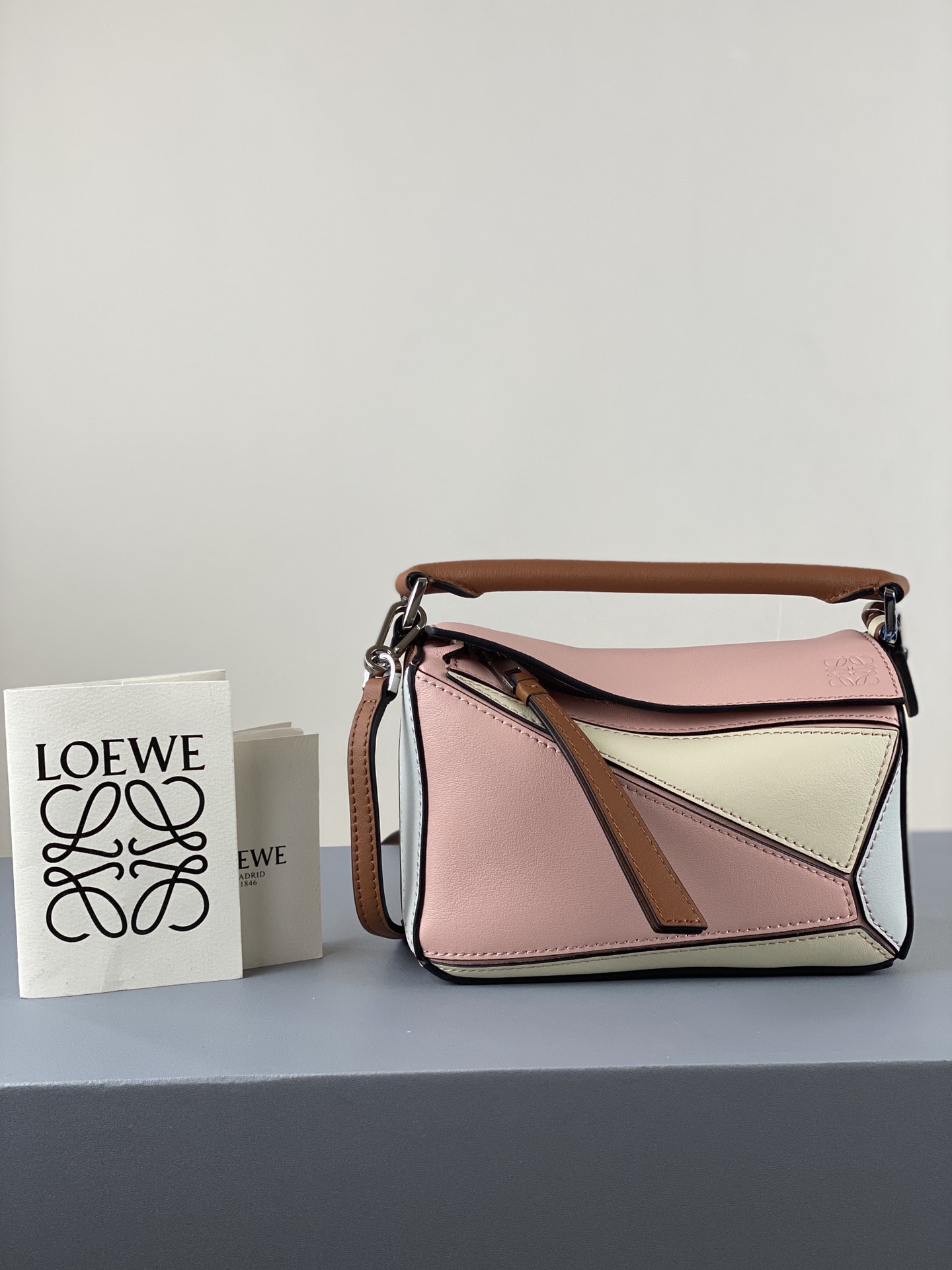 로에베 Loewe 3000 mini puzzle Bag 18cm