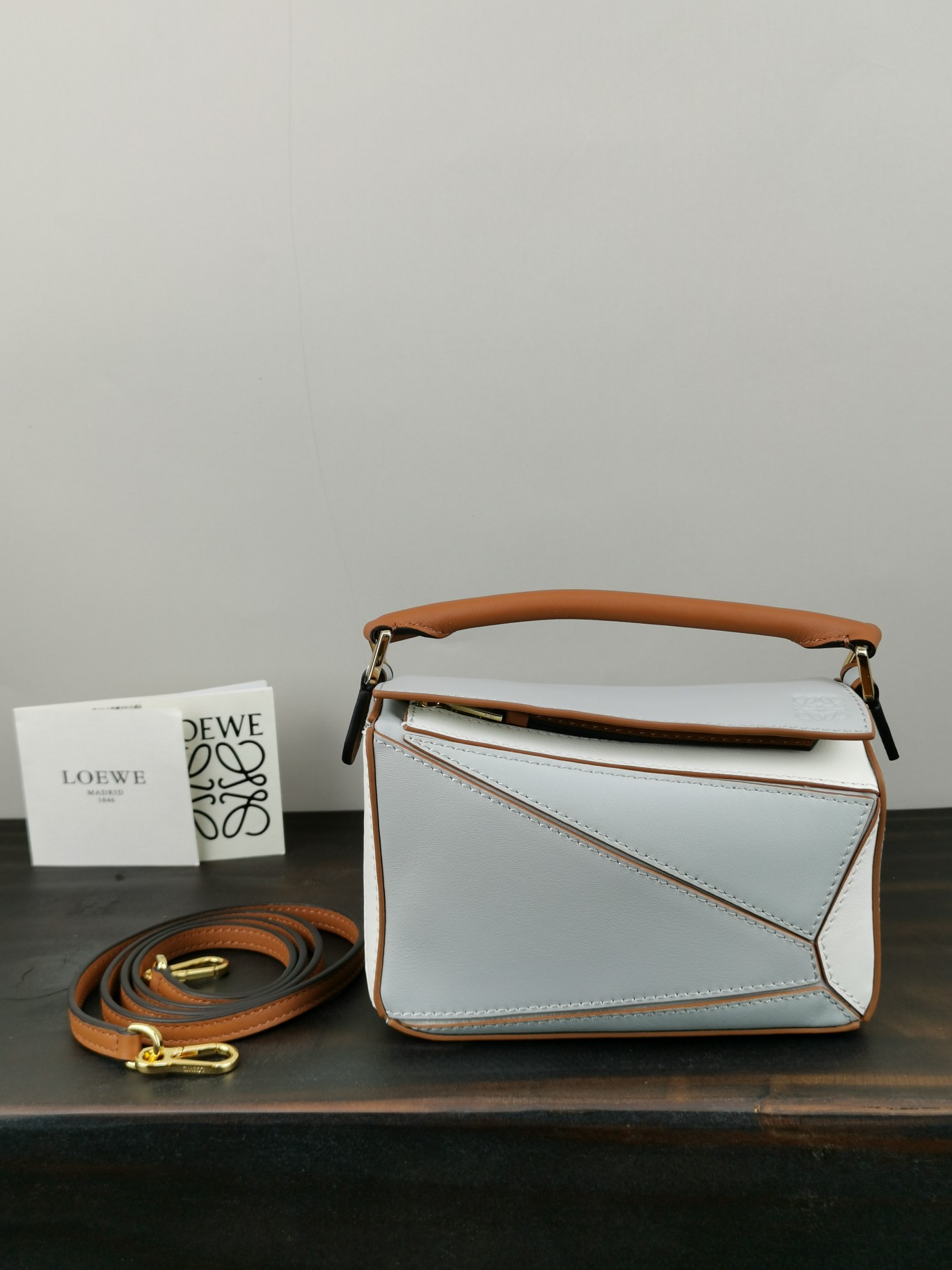 로에베 Loewe 3000 mini puzzle Bag 18cm
