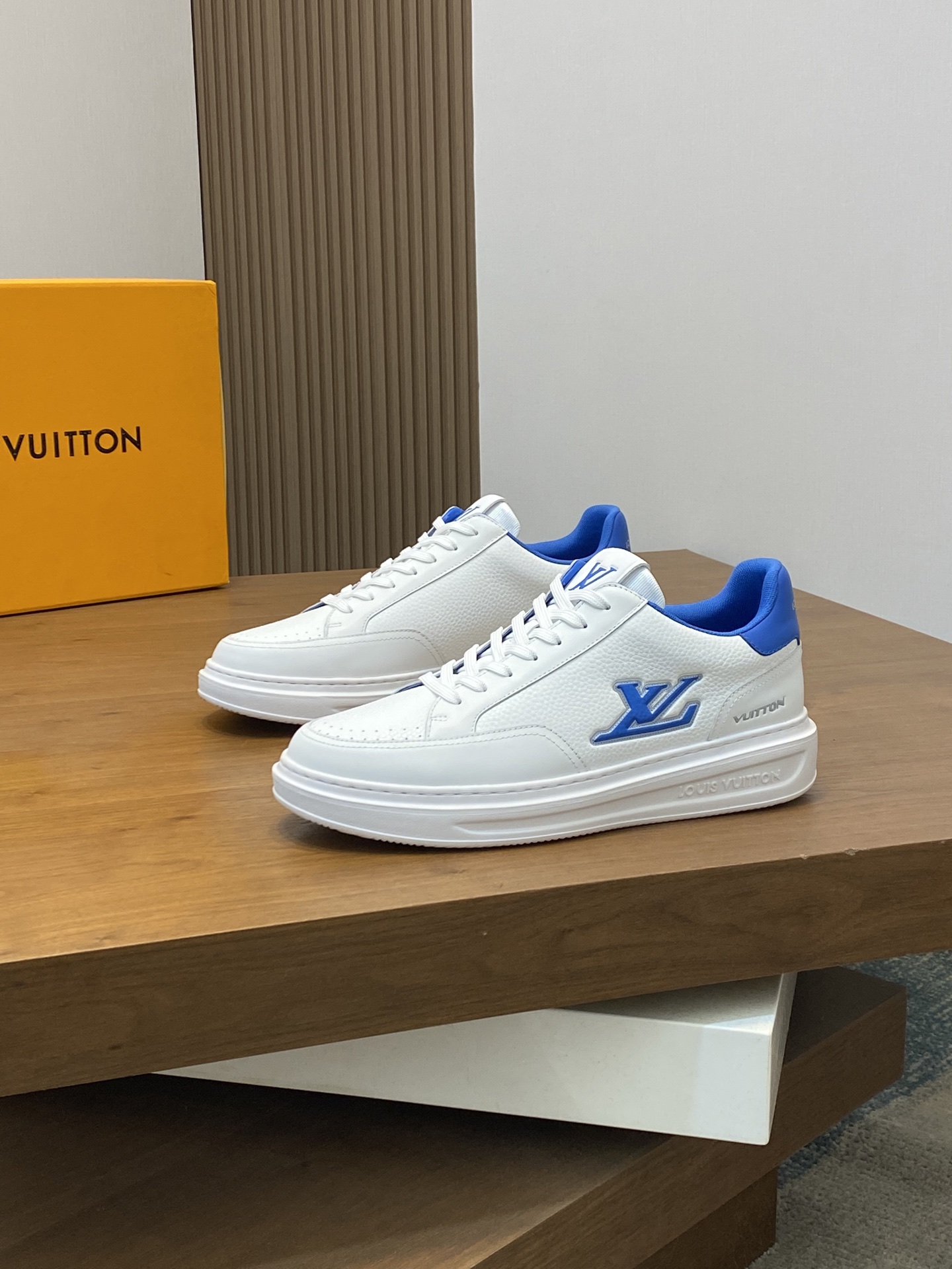 루이비통 Louis Vuitton 스니커즈
