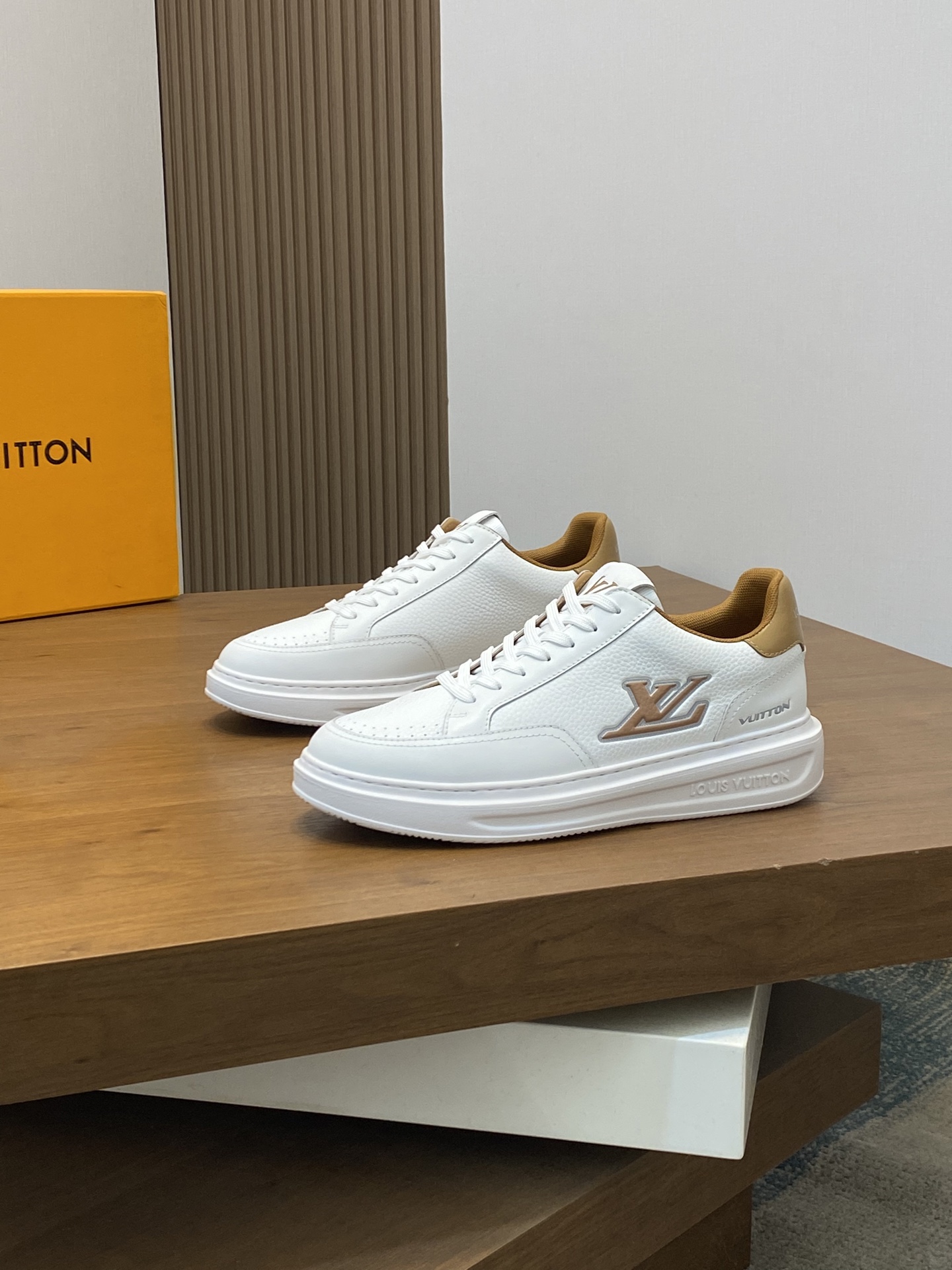 루이비통 Louis Vuitton 스니커즈