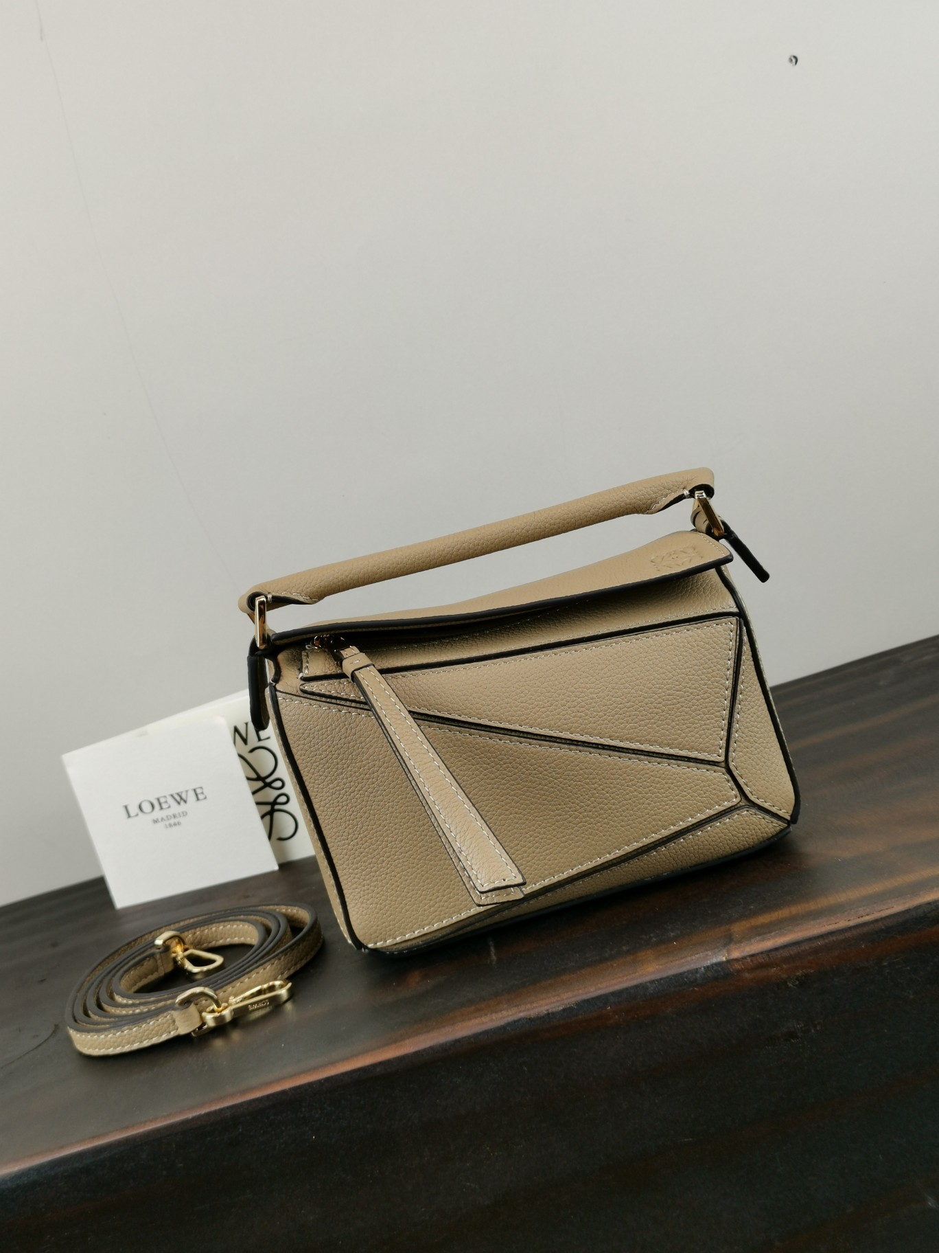 로에베 Loewe 3000 mini puzzle Bag 18cm