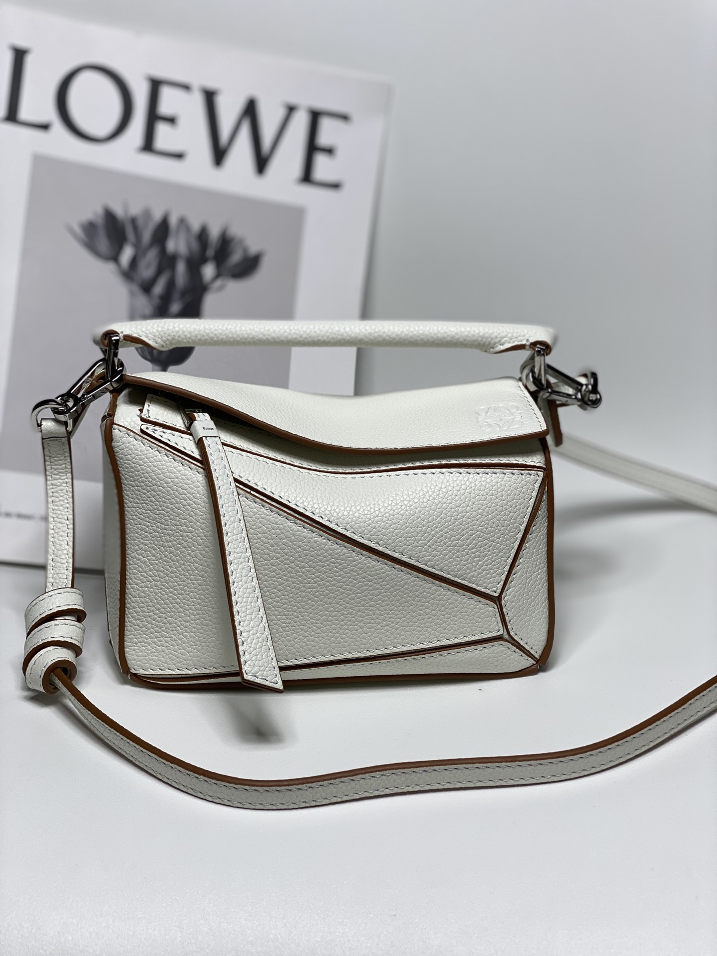 로에베 Loewe 3000 mini puzzle Bag 18cm