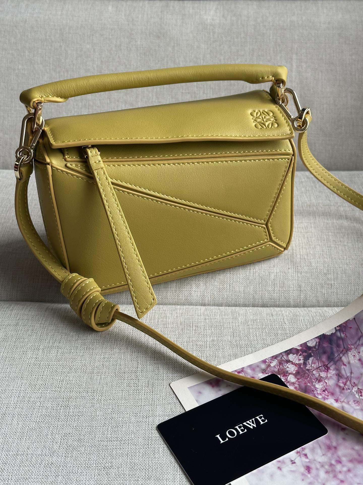 로에베 Loewe 3000 mini puzzle Bag 18cm