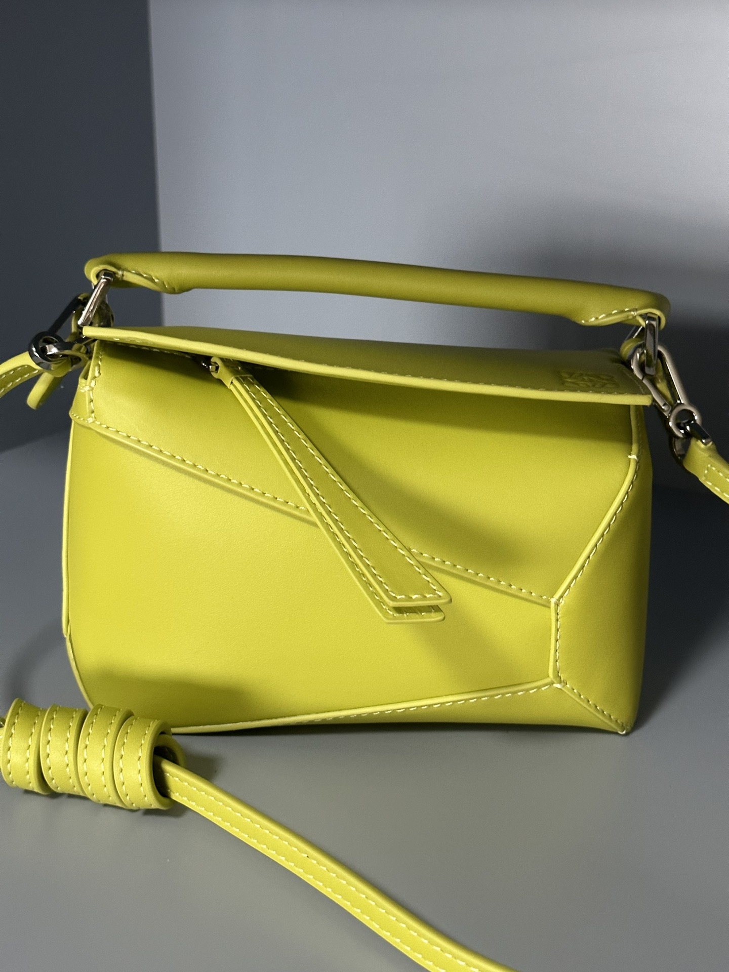 로에베 Loewe 3000A mini puzzle Bag 18cm