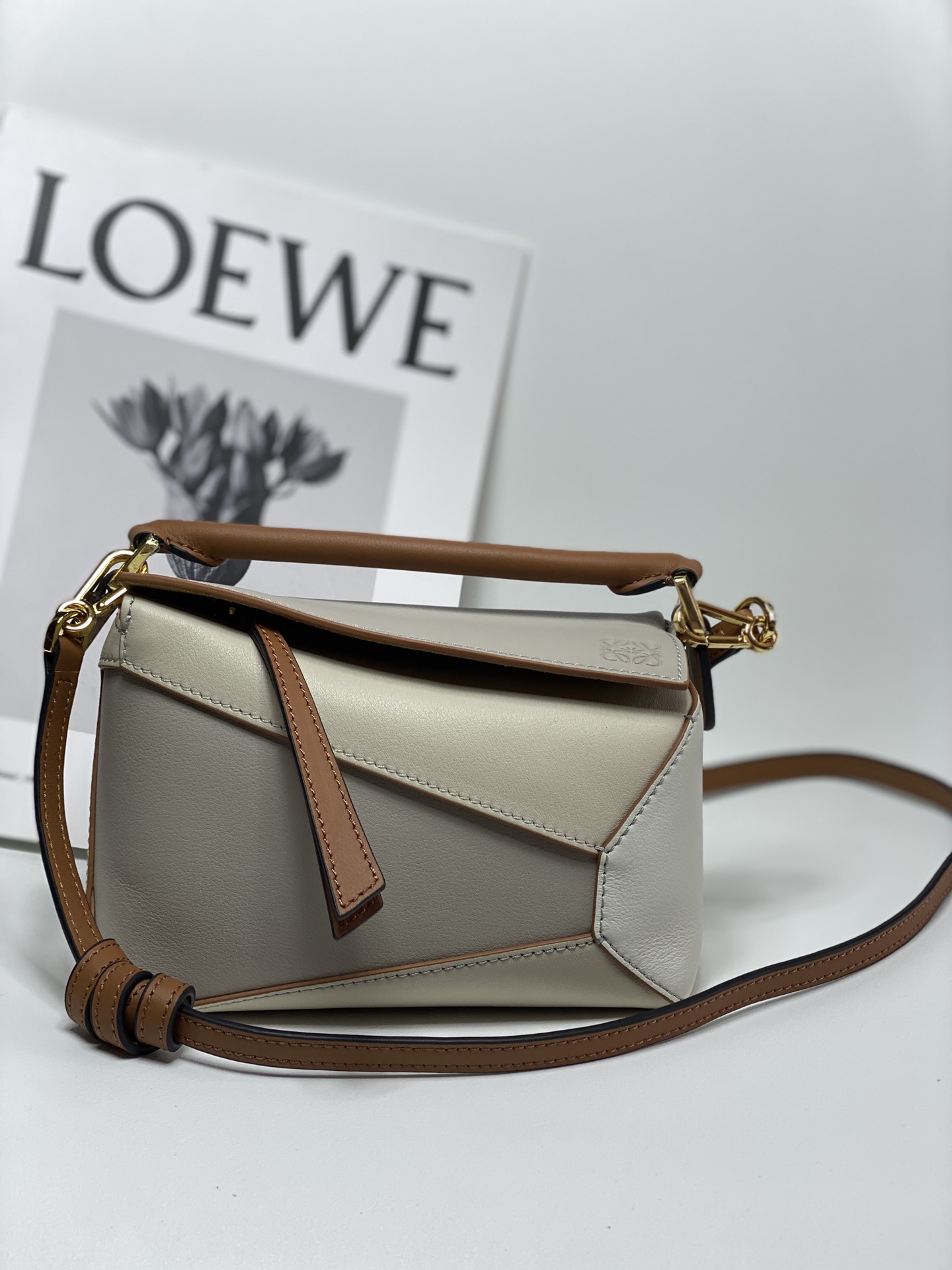 로에베 Loewe 3000A mini puzzle Bag 18cm