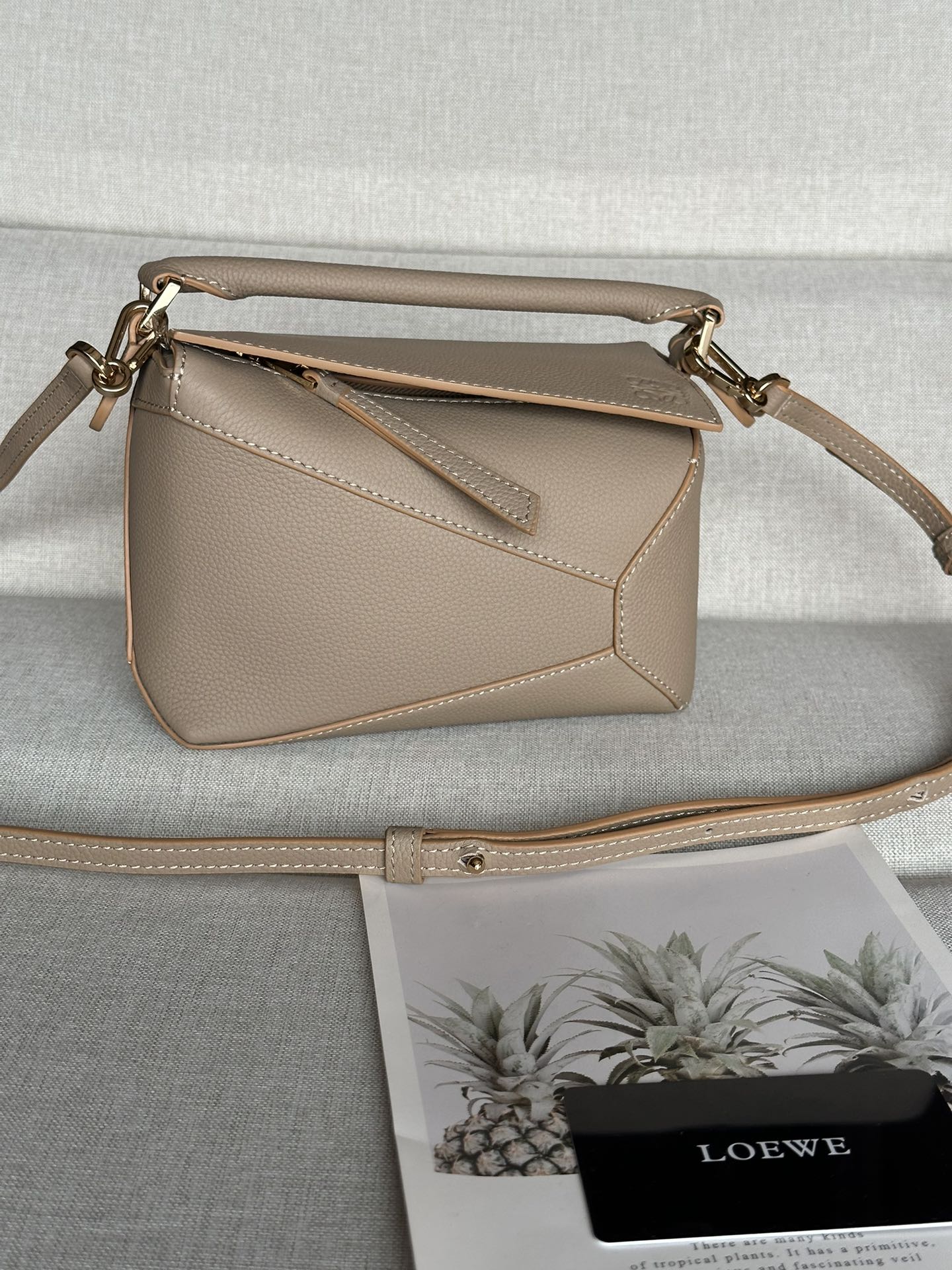 로에베 Loewe 3000B mini puzzle Bag 18cm