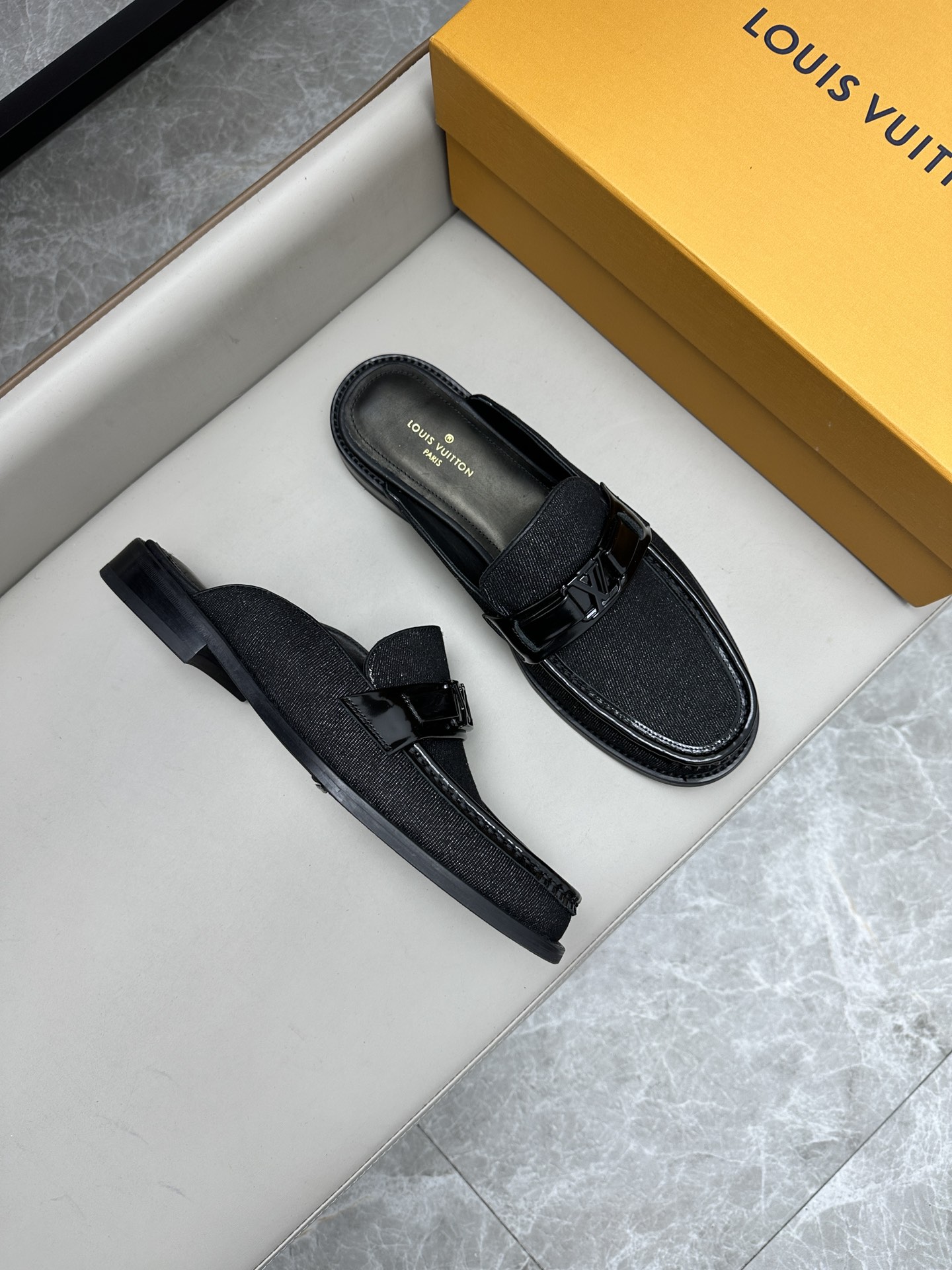 루이비통 Louis Vuitton 슬리퍼