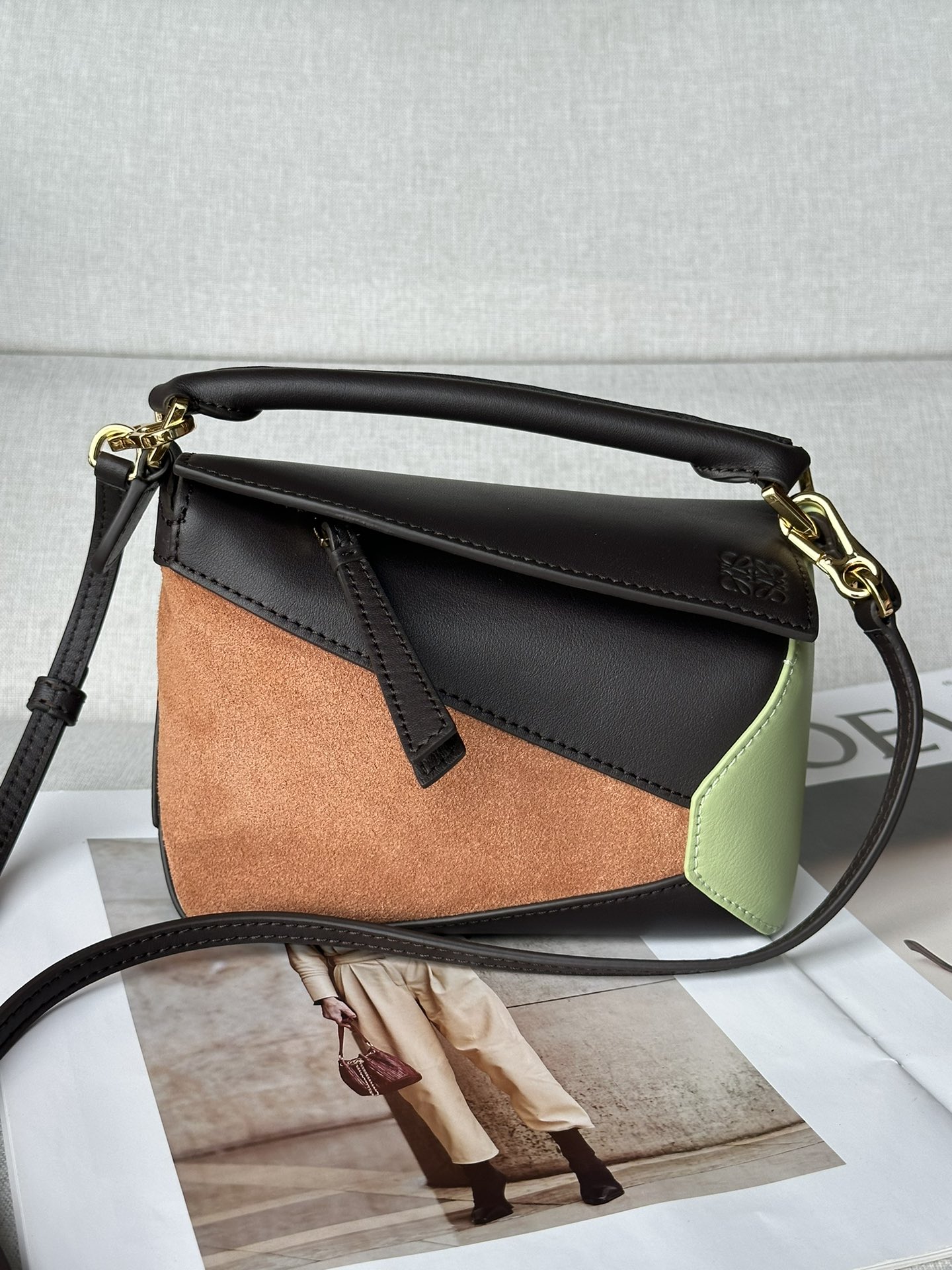 로에베 Loewe 3000B mini puzzle Bag 18cm