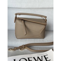 로에베 Loewe 3000B mini puzzle Bag 18cm