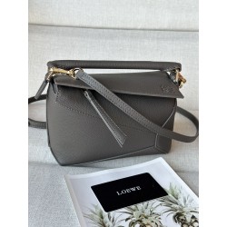 로에베 Loewe 3000B mini puzzle Bag 18cm