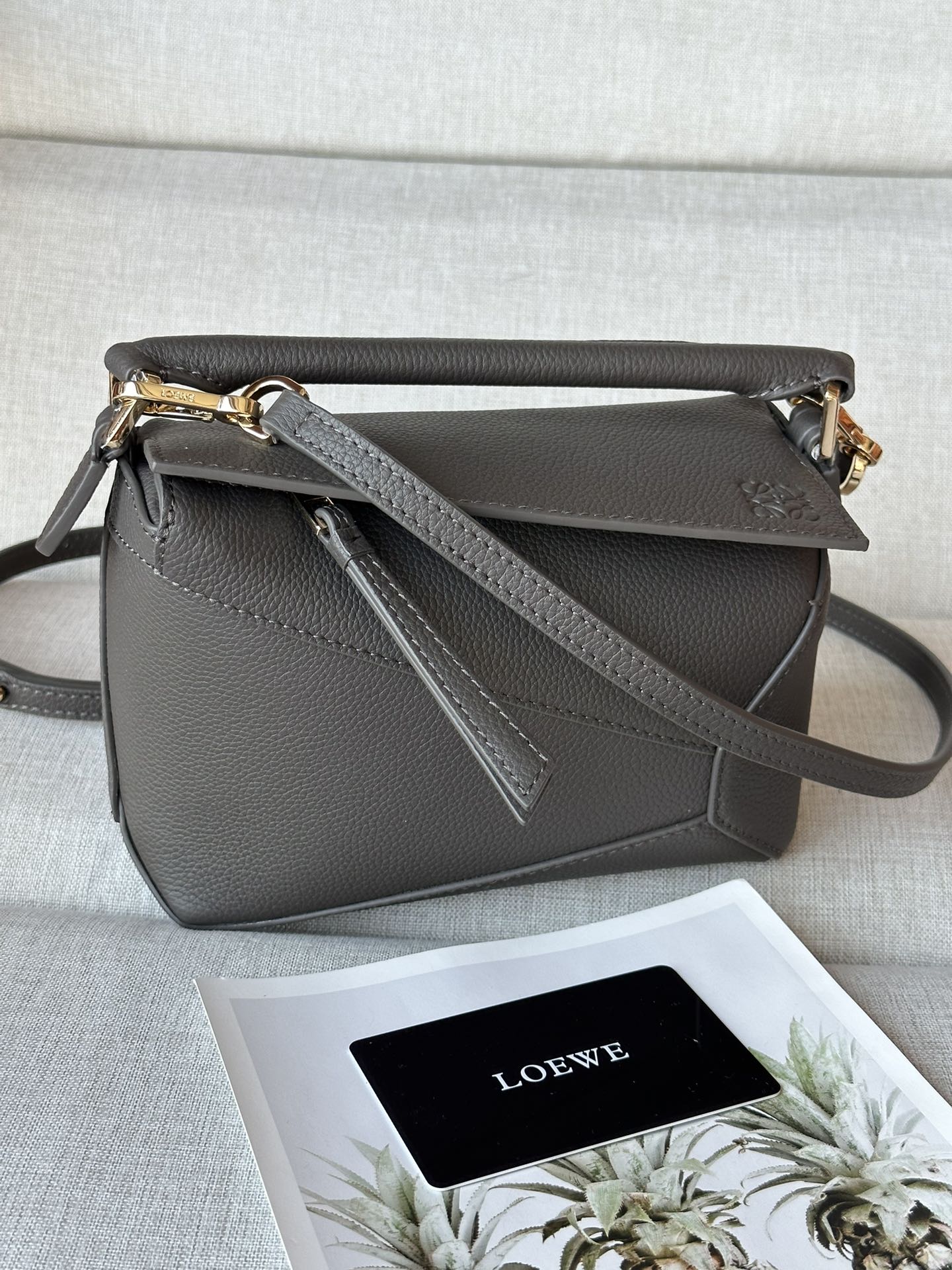 로에베 Loewe 3000B mini puzzle Bag 18cm