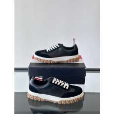 톰브라운 Thom Browne 스니커즈
