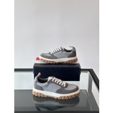 톰브라운 Thom Browne 스니커즈