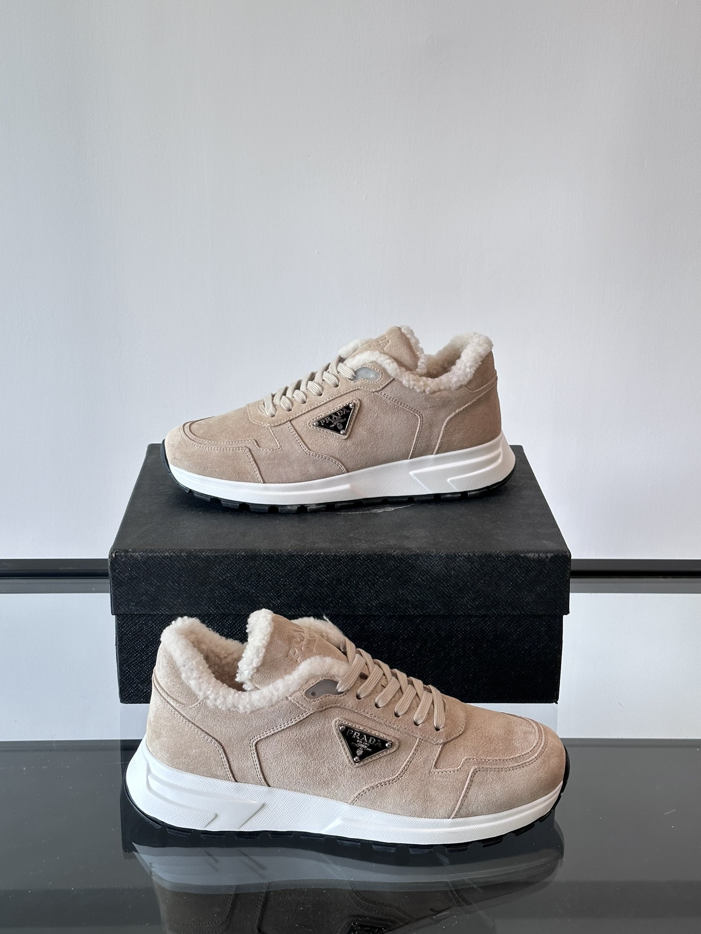 프라다 Prada 스니커즈