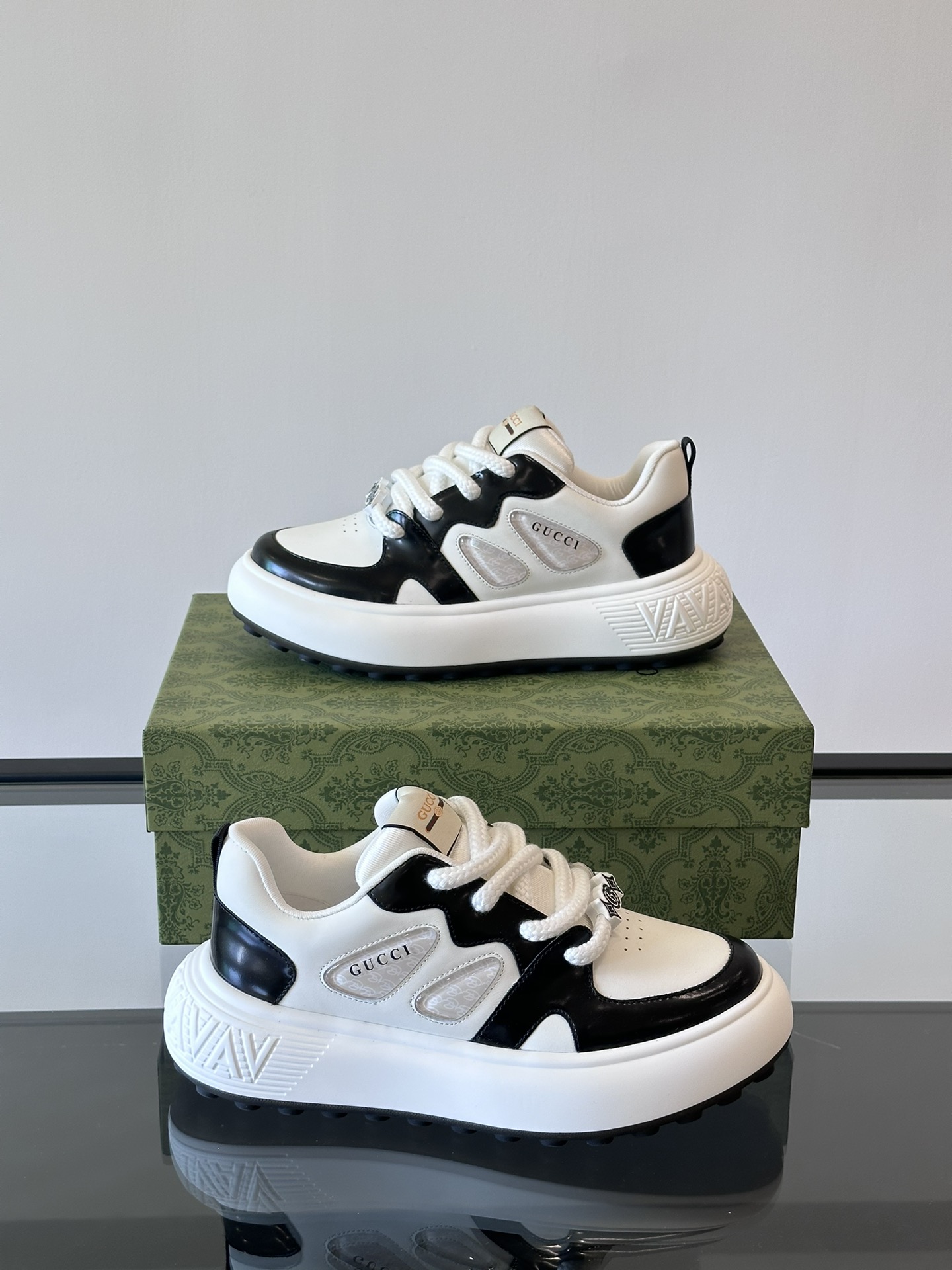구찌 Gucci 스니커즈