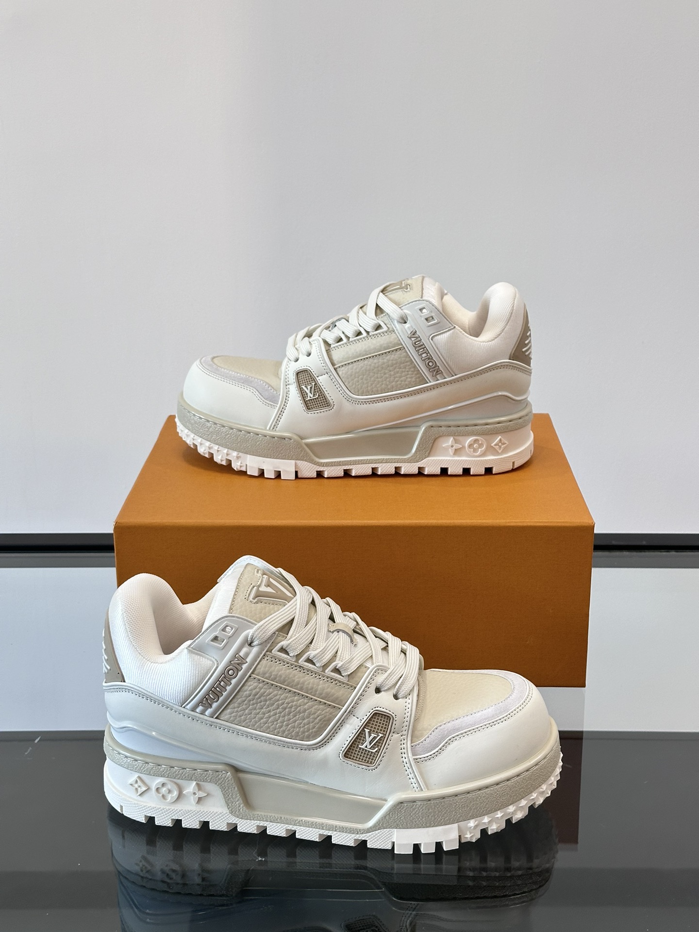 루이비통 LV TRAINER 스니커즈