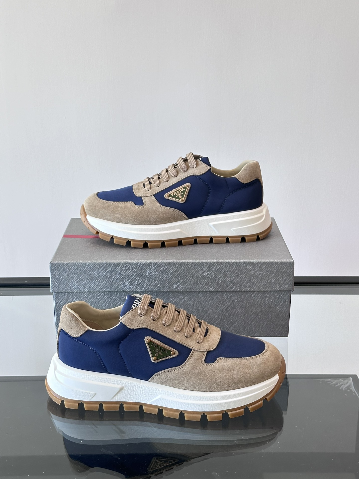 프라다 Prada 스니커즈