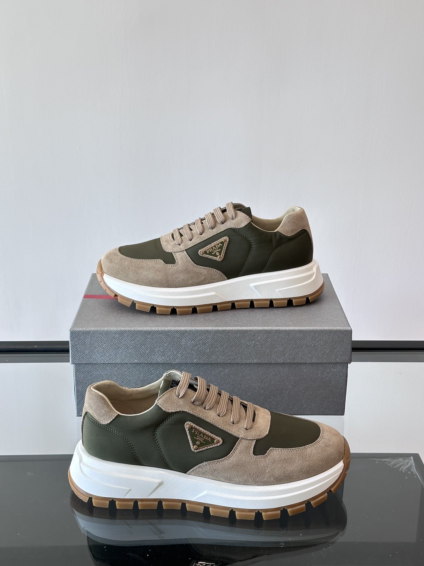 프라다 Prada 스니커즈