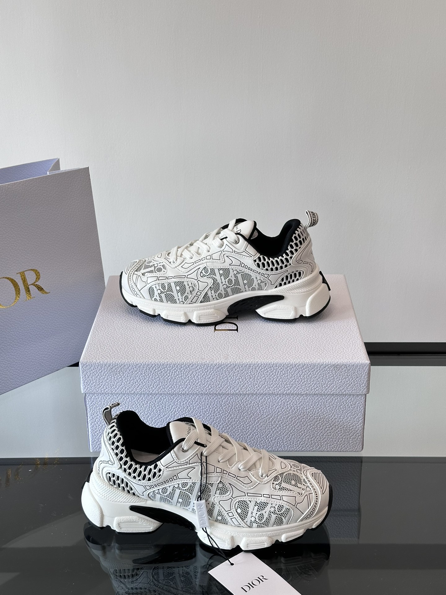 디올 Dior 스니커즈