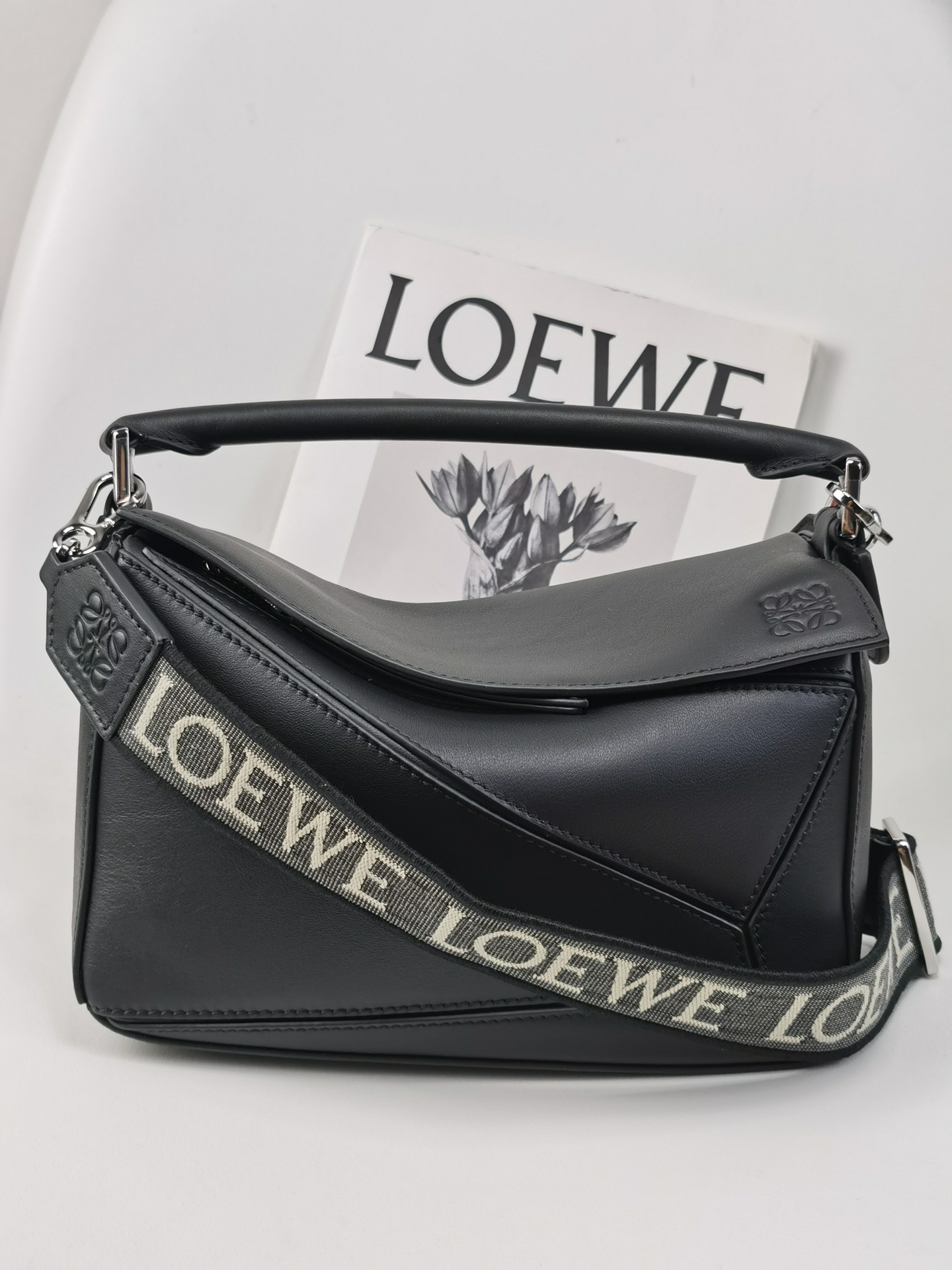 로에베 Loewe 3501 Puzzle Bag 24cm