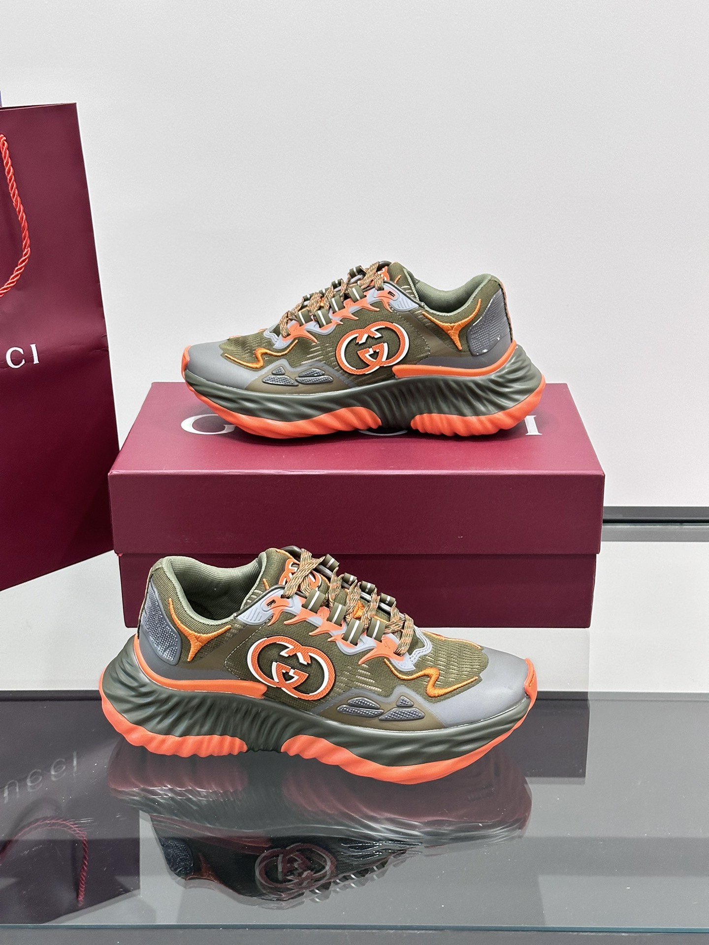 구찌 Gucci 스니커즈