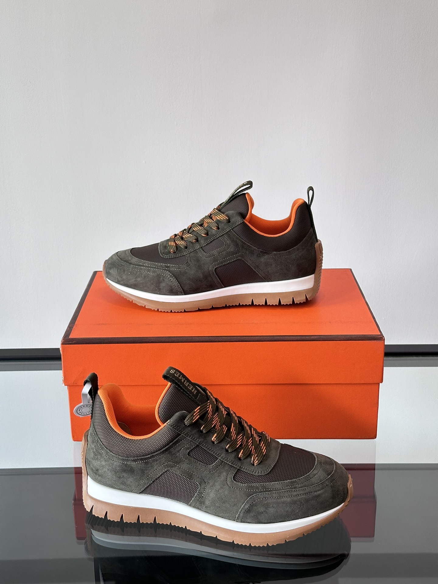 에르메스 Hermes 스니커즈