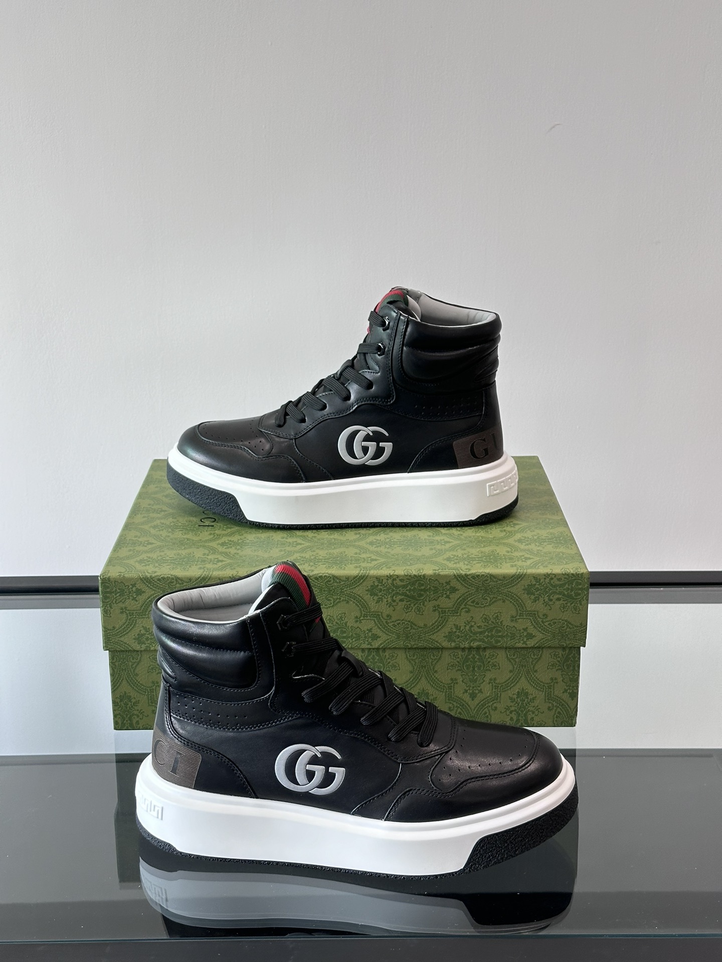 구찌 Gucci 스니커즈