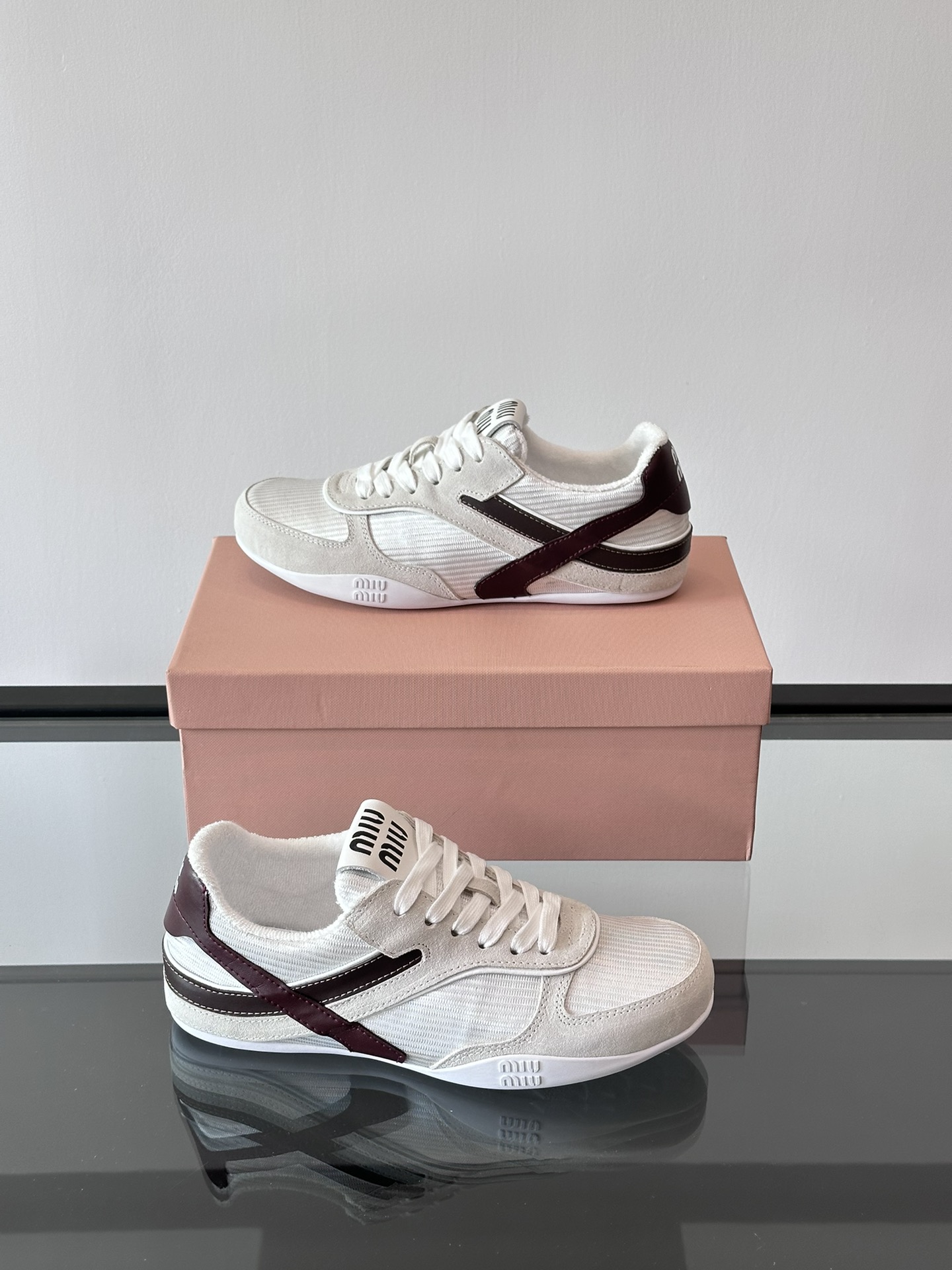 미우 미우 Miu Miu 스니커즈