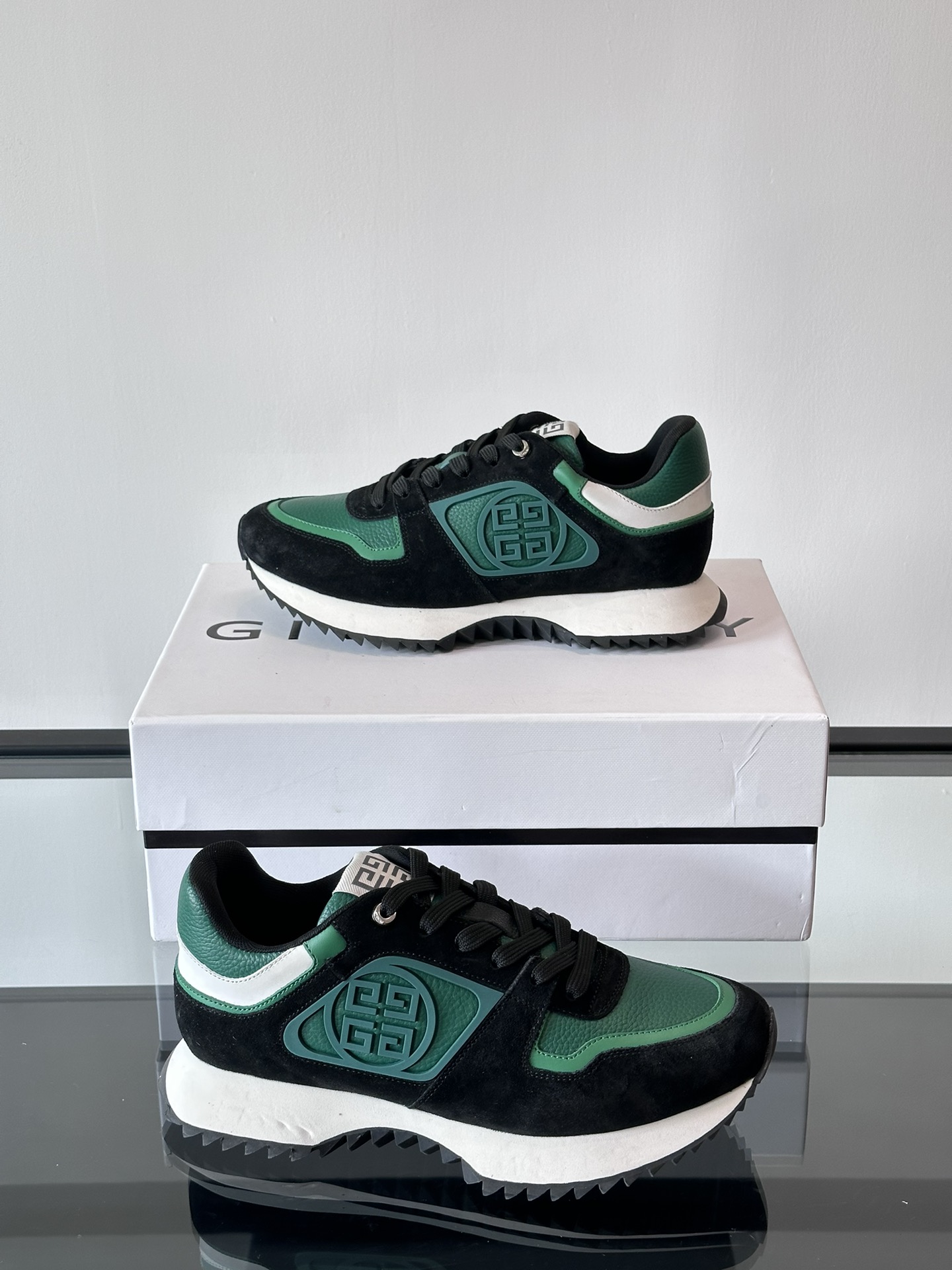 지방시 Givenchy 스니커즈