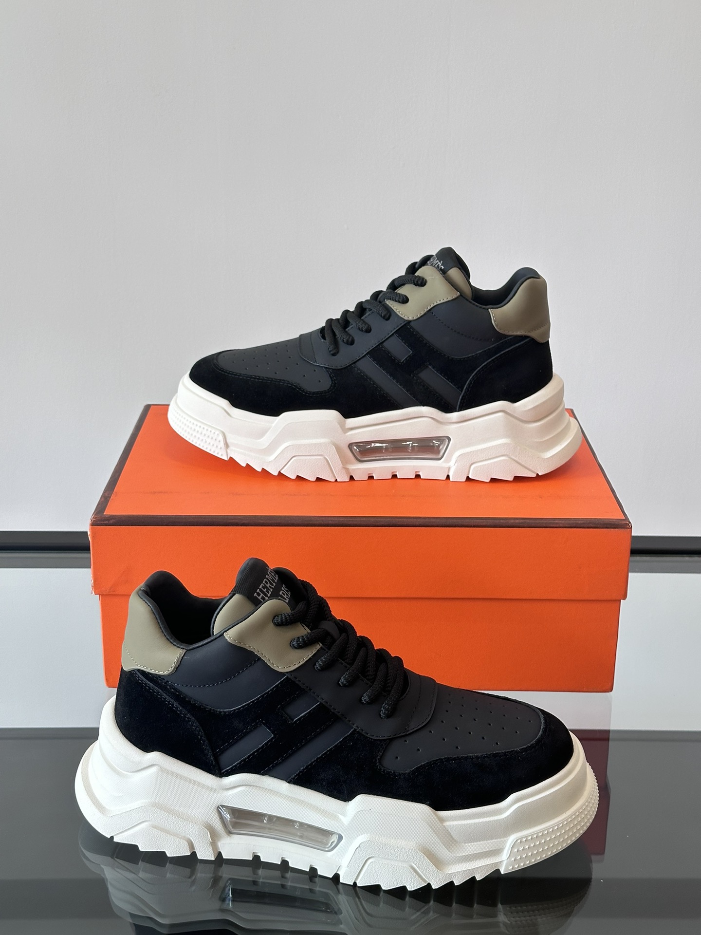 에르메스 Hermes 스니커즈