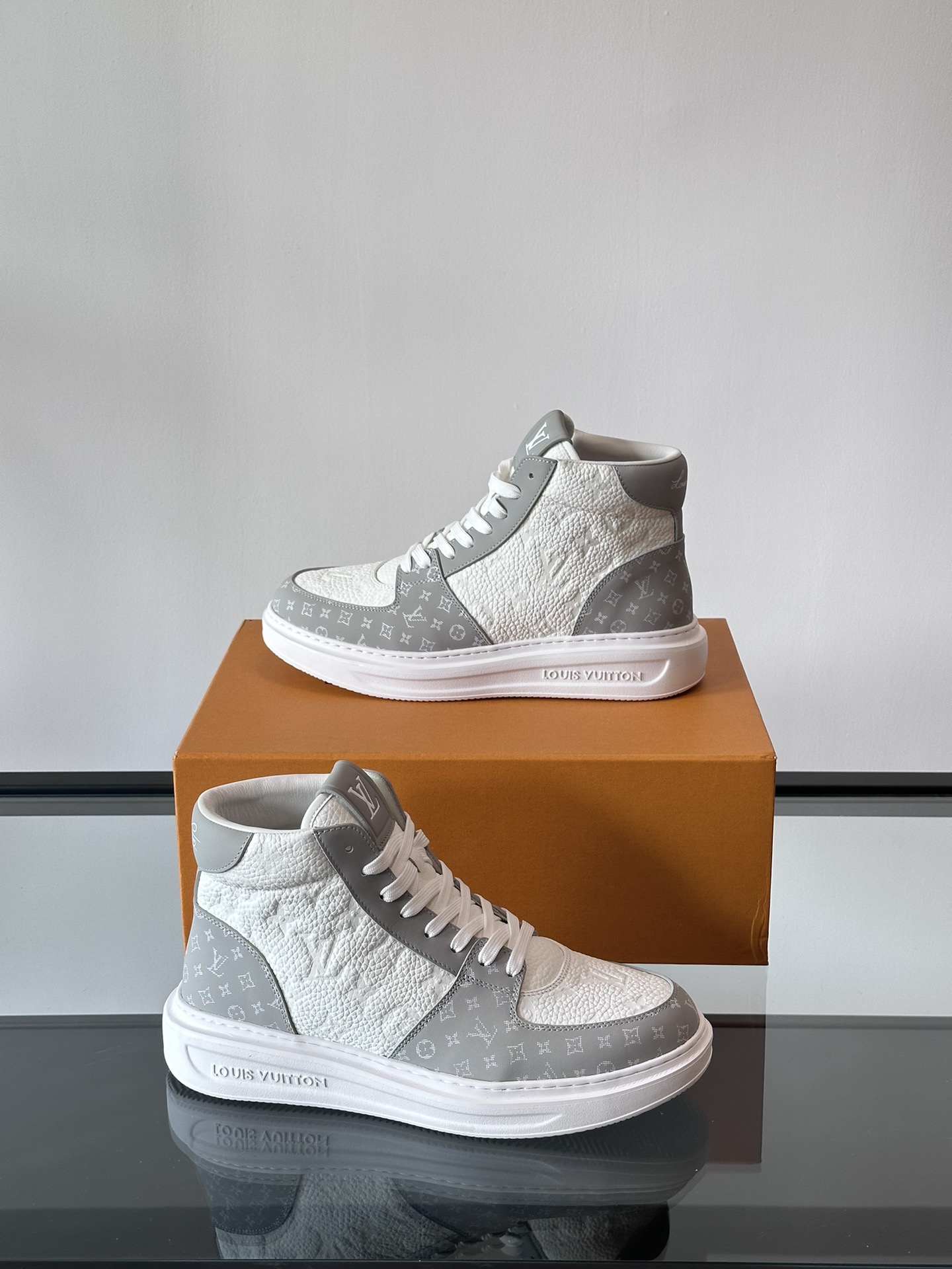 루이비통 Louis Vuitton 스니커즈