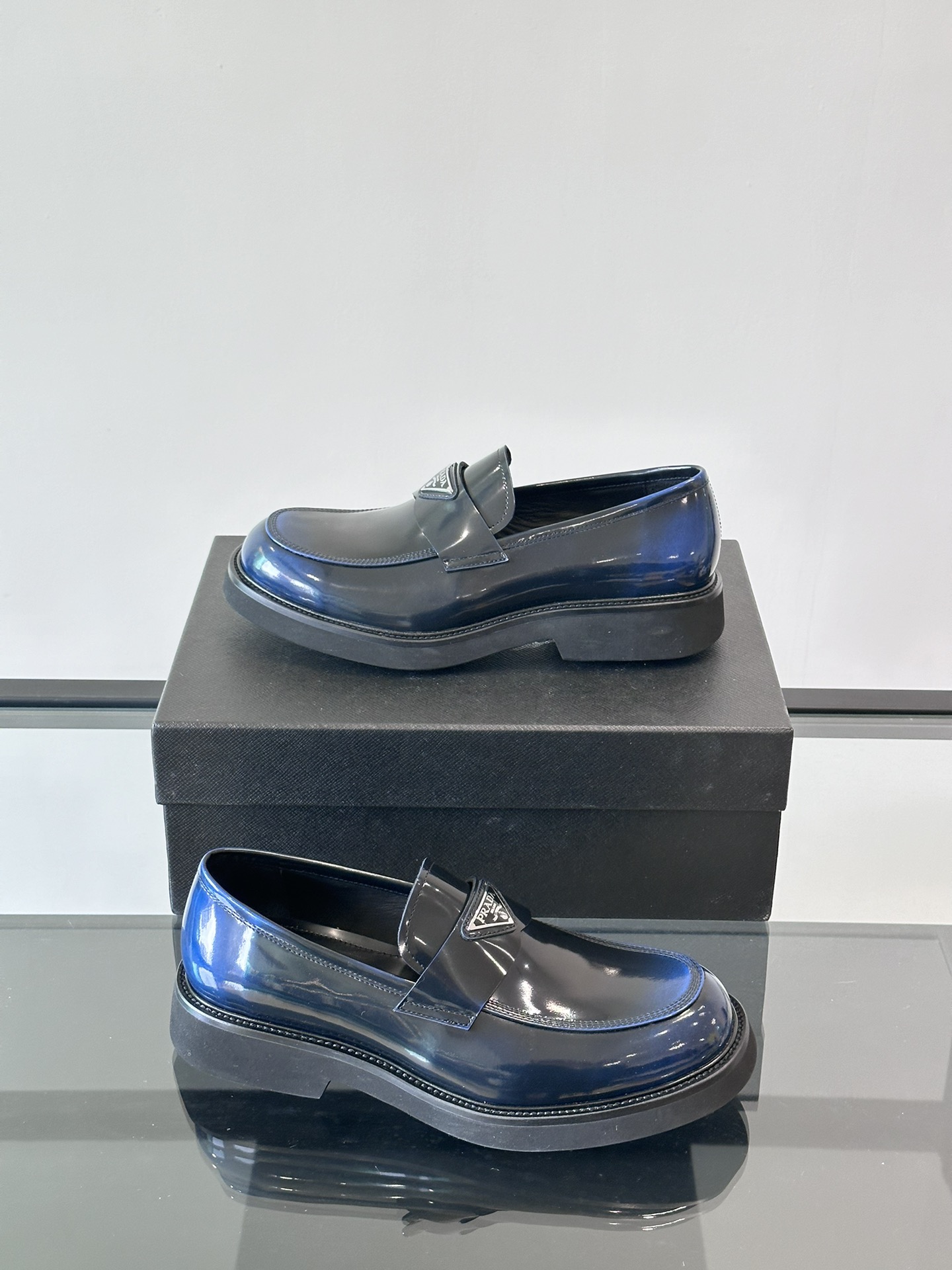 프라다 Prada 스니커즈