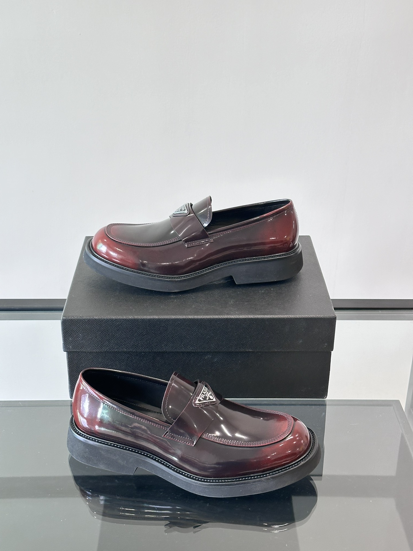 프라다 Prada 스니커즈