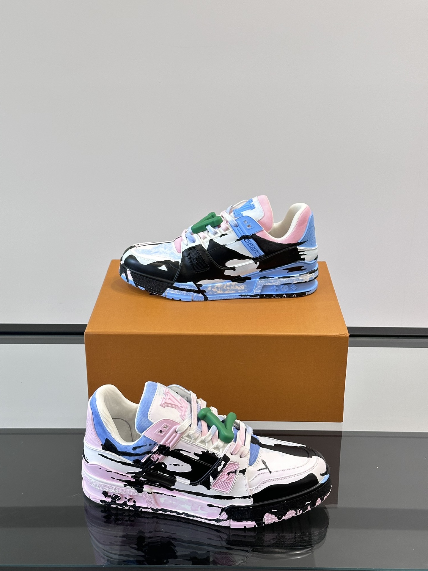 루이비통 LV TRAINER 스니커즈