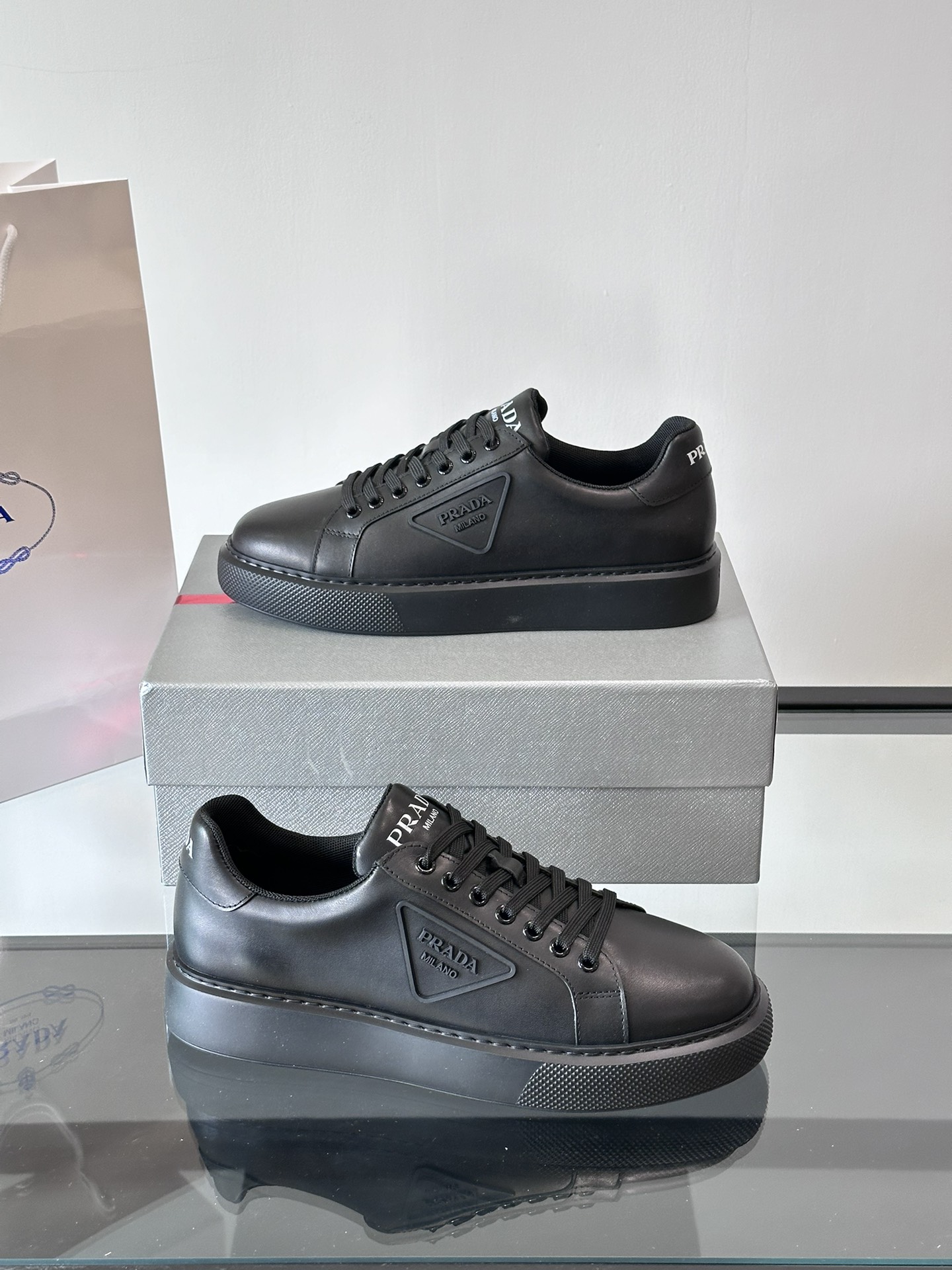 프라다 Prada 스니커즈