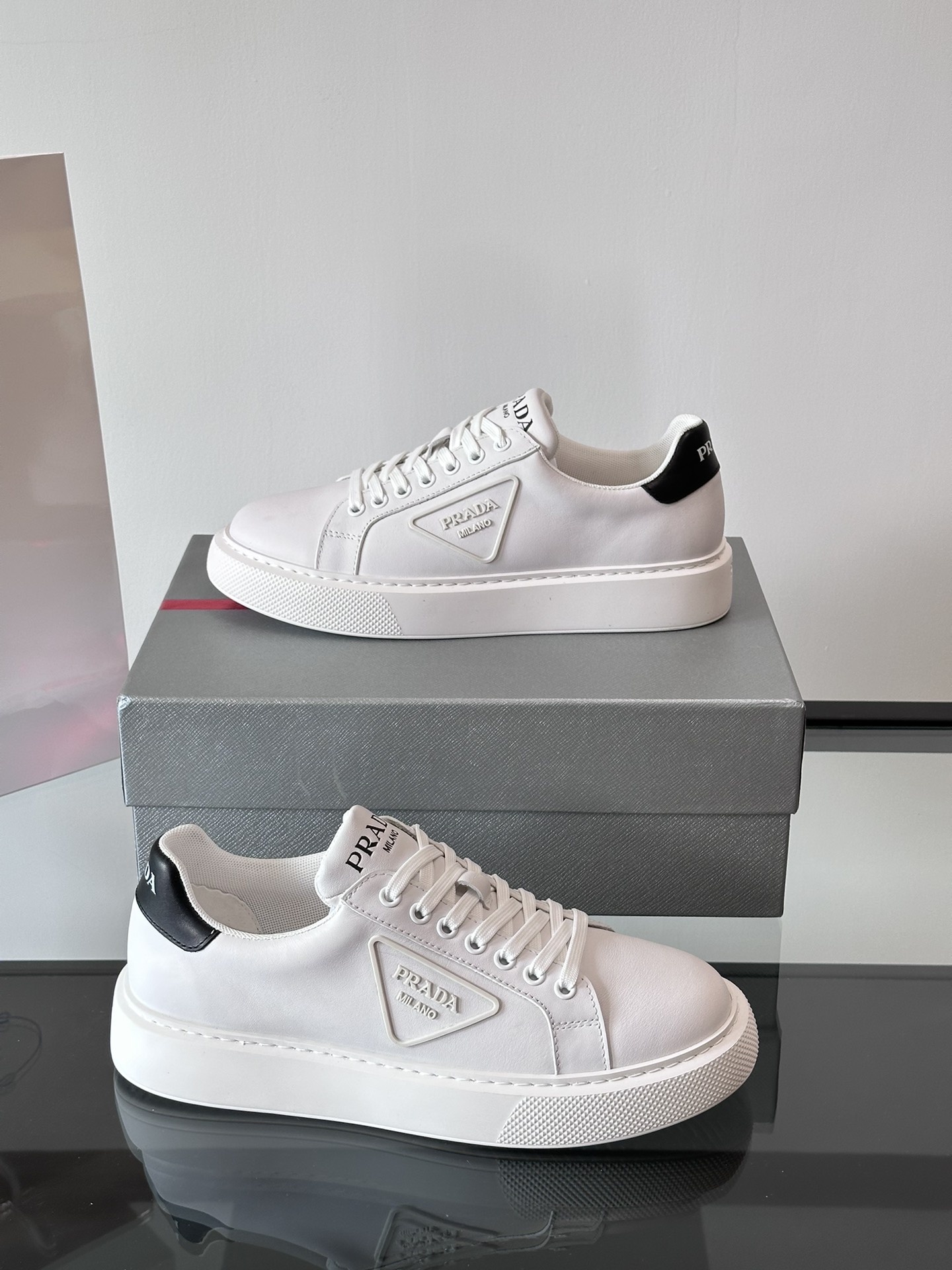 프라다 Prada 스니커즈