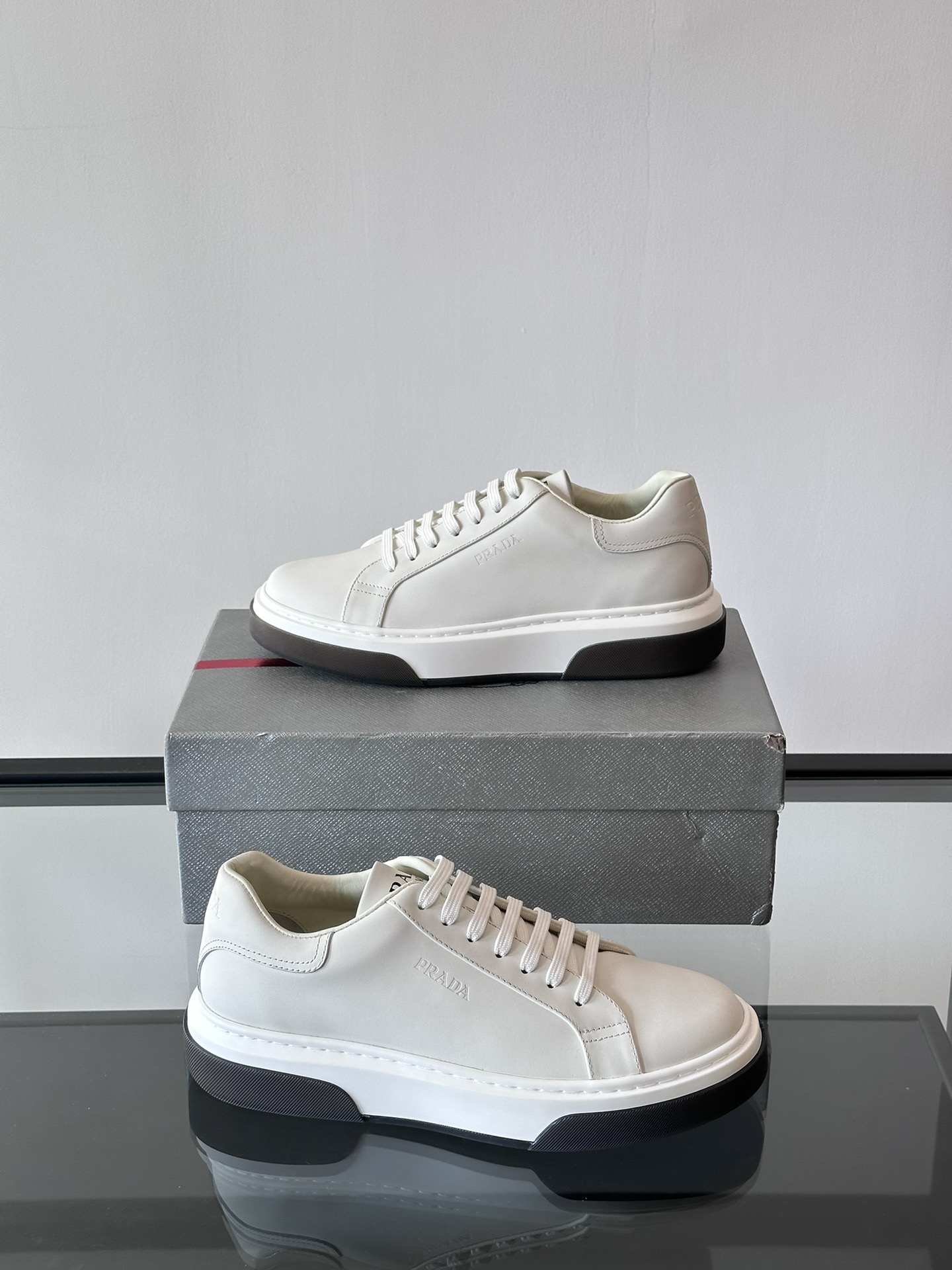 프라다 Prada 스니커즈