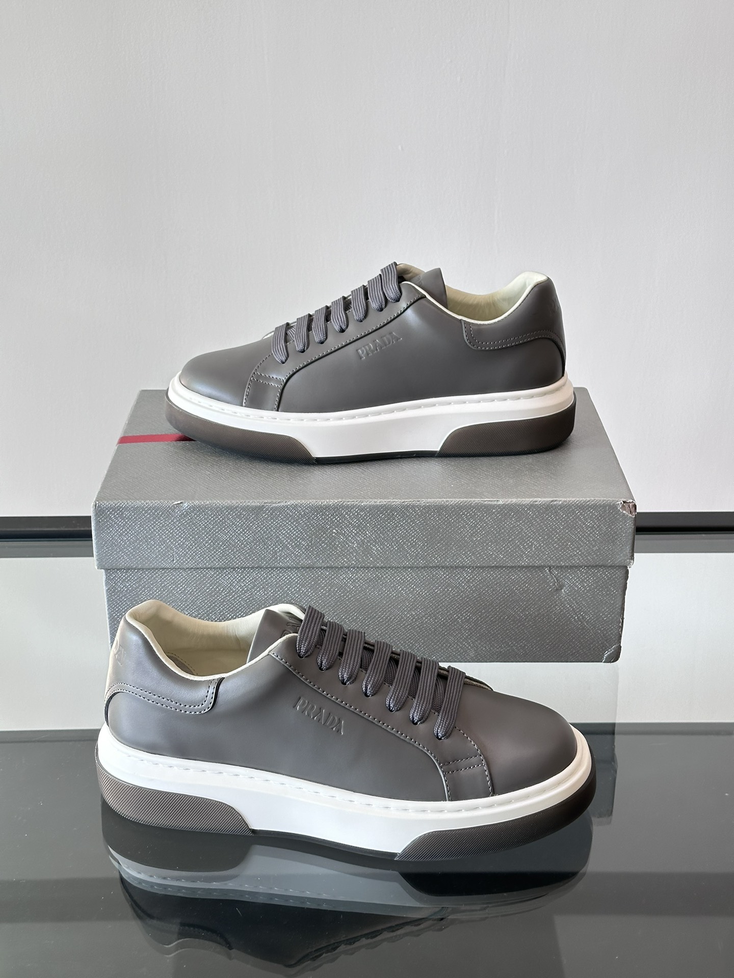 프라다 Prada 스니커즈
